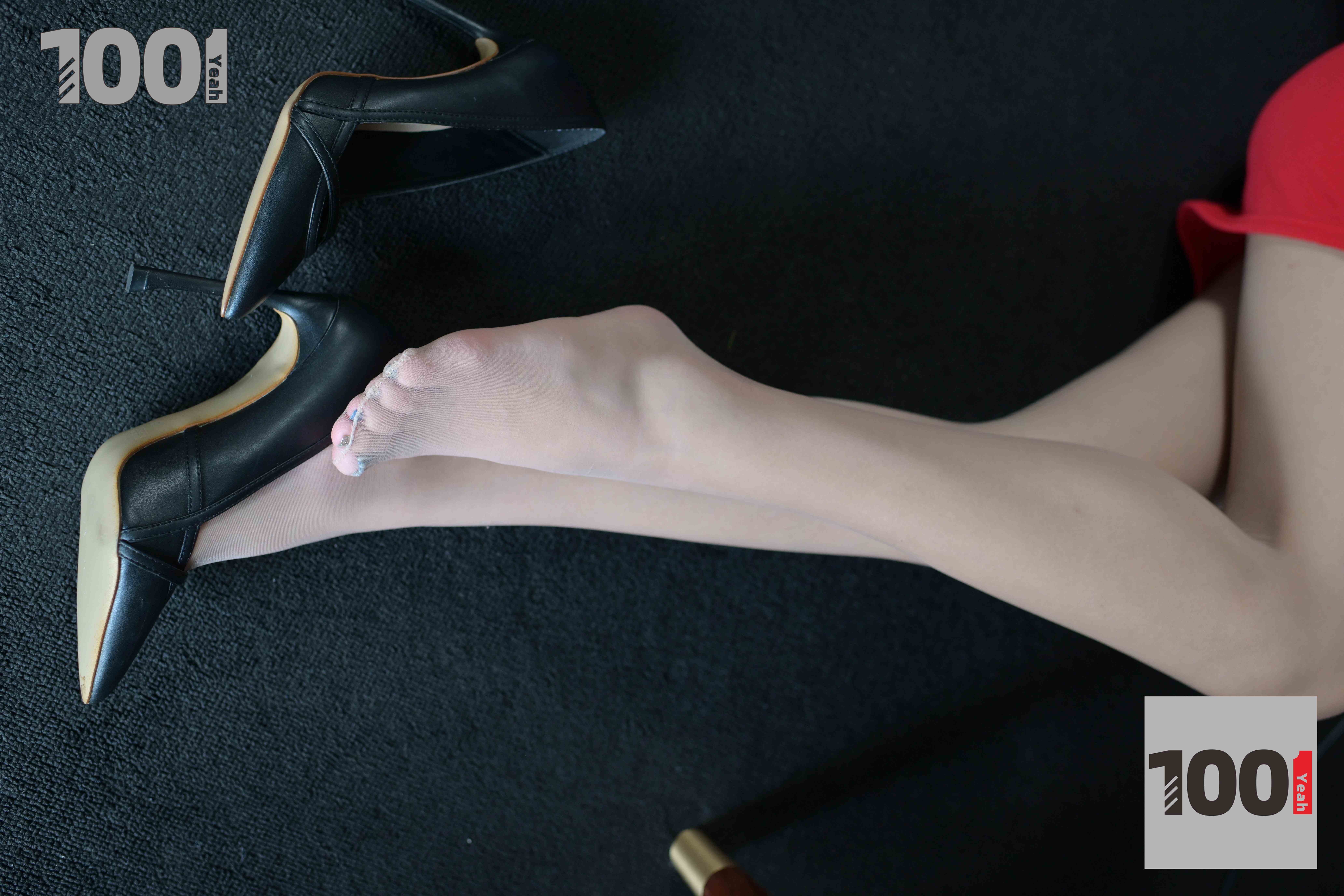 China Beauty Legs and feet 1013