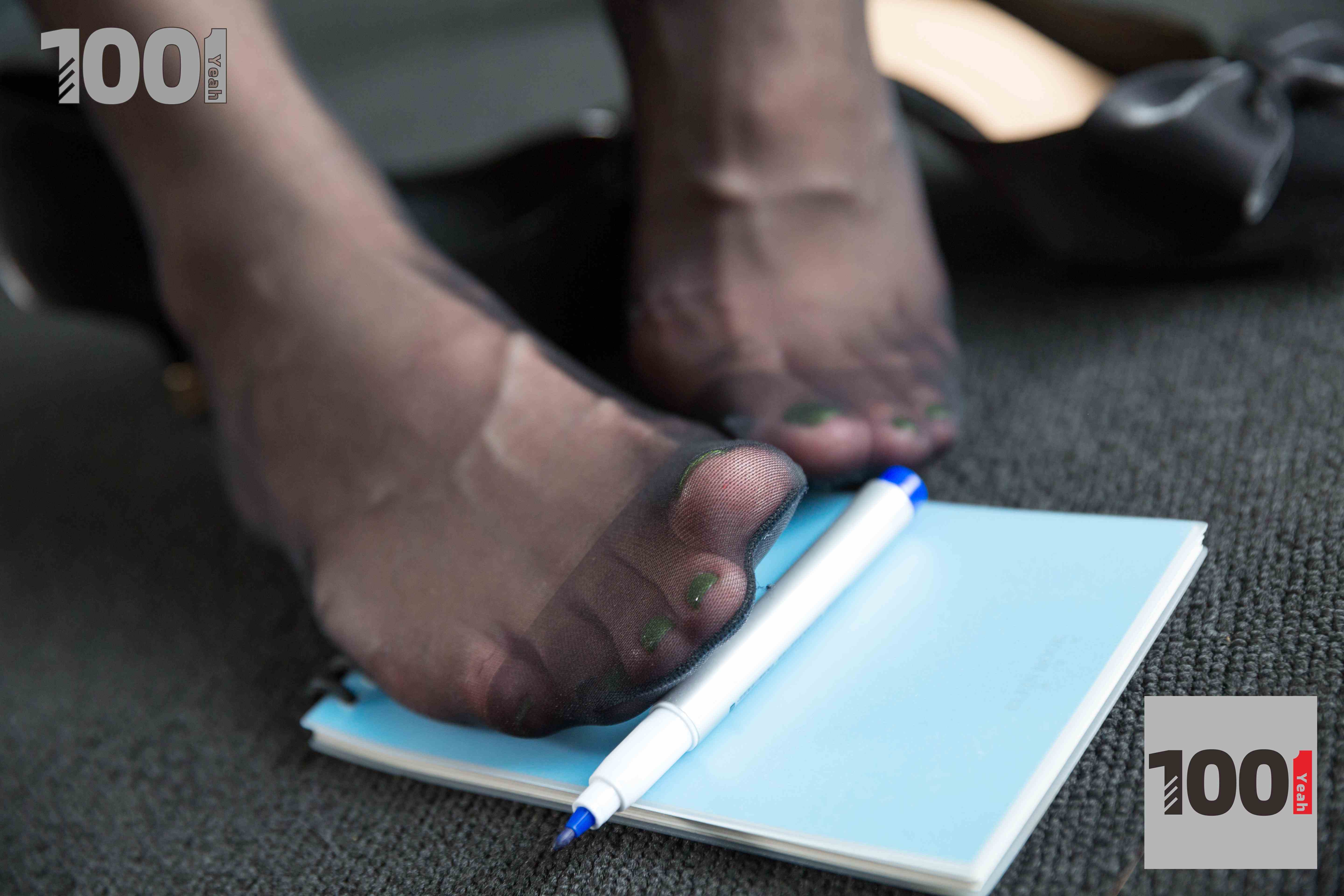 China Beauty Legs and feet 1014