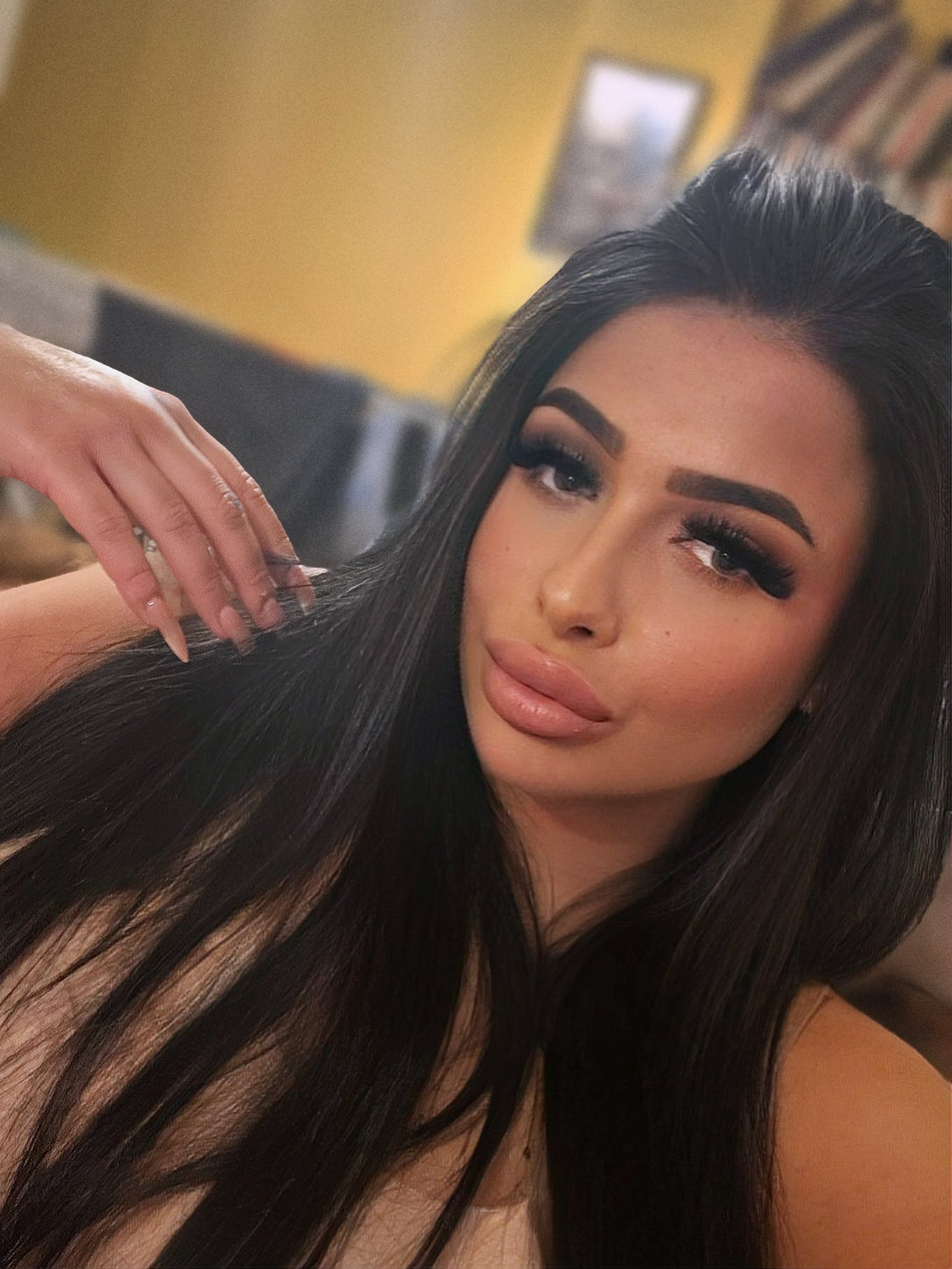 Sexy Eastern European girl spreads her pussy