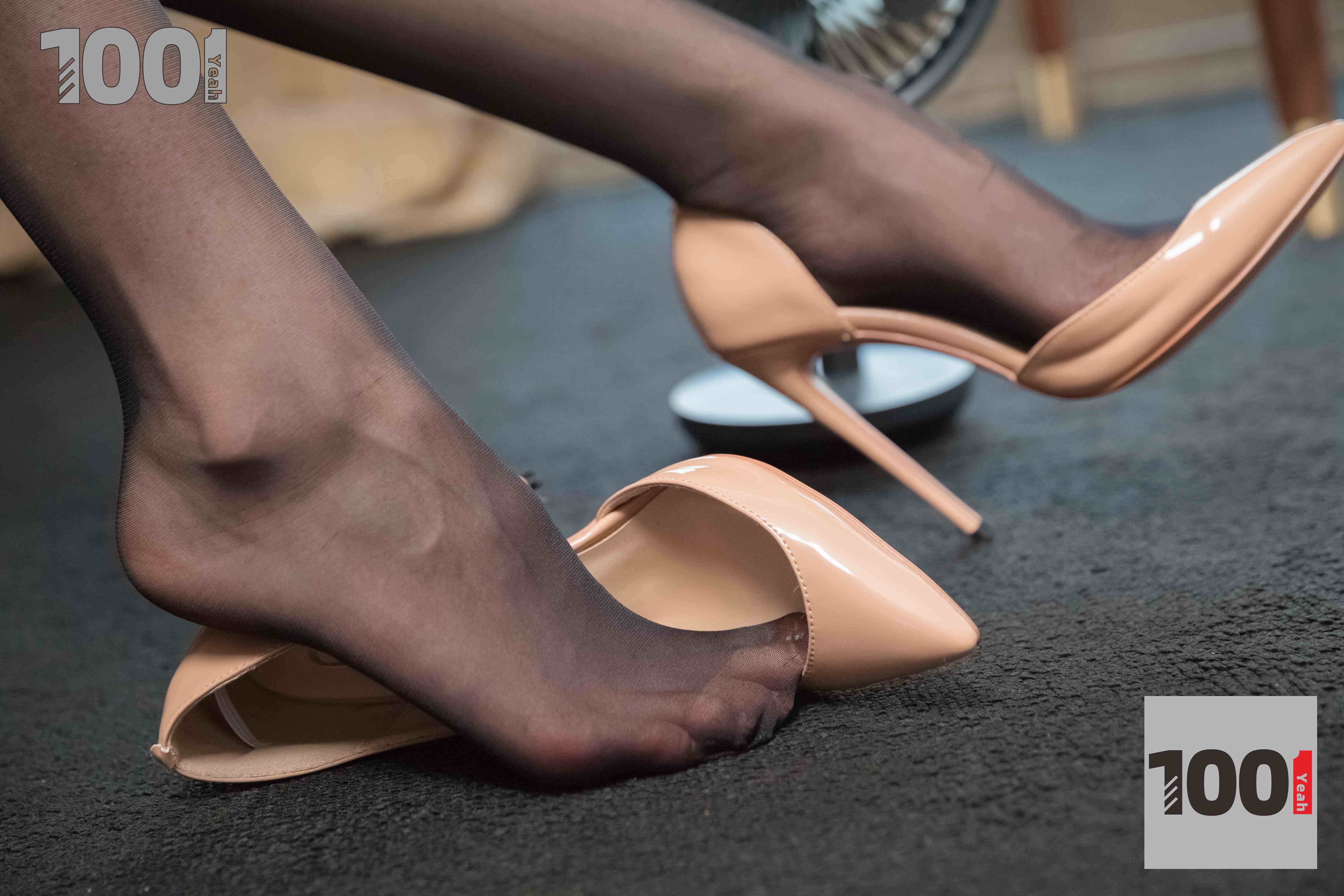 China Beauty Legs and feet 1018