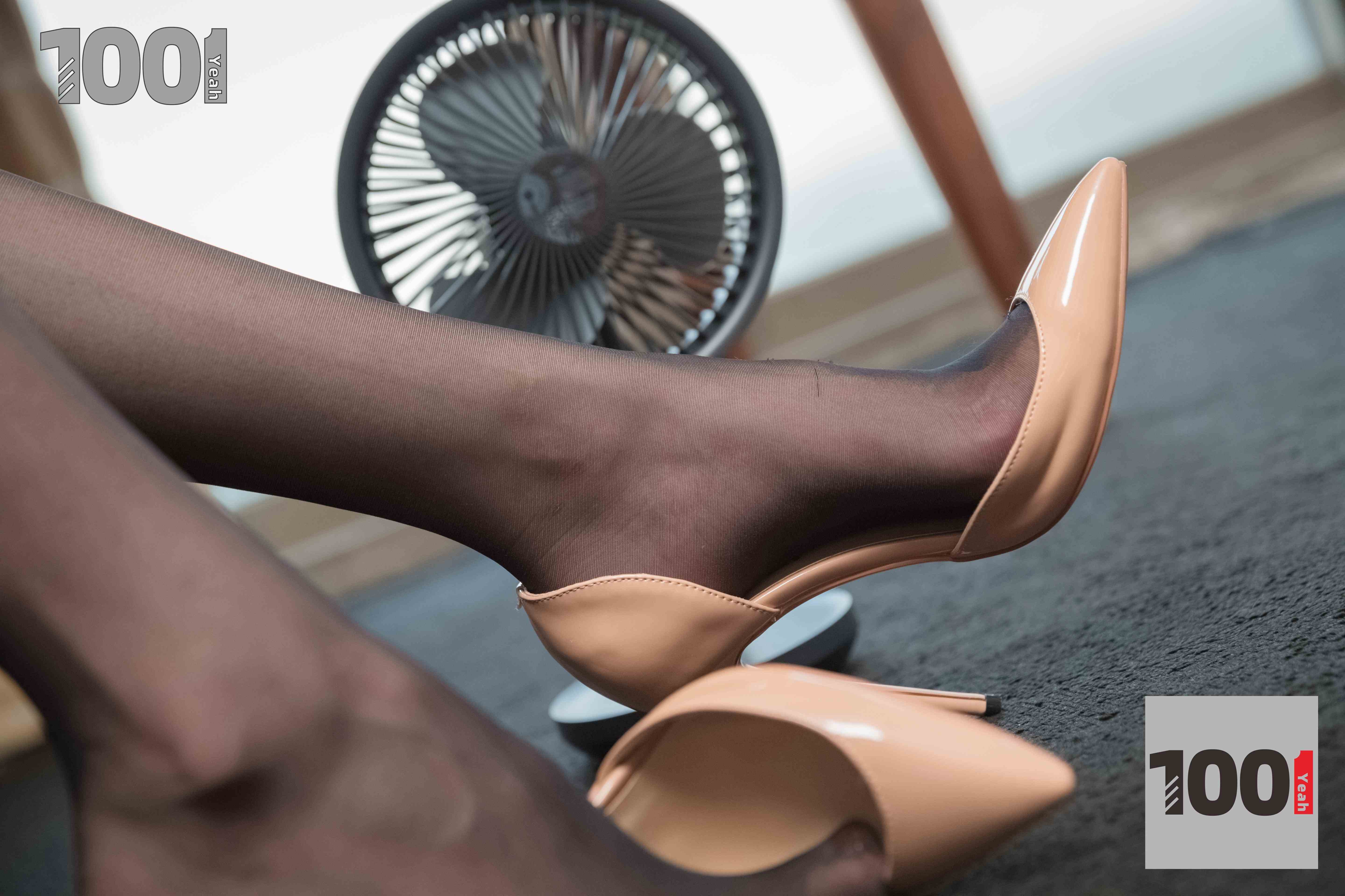 China Beauty Legs and feet 1018