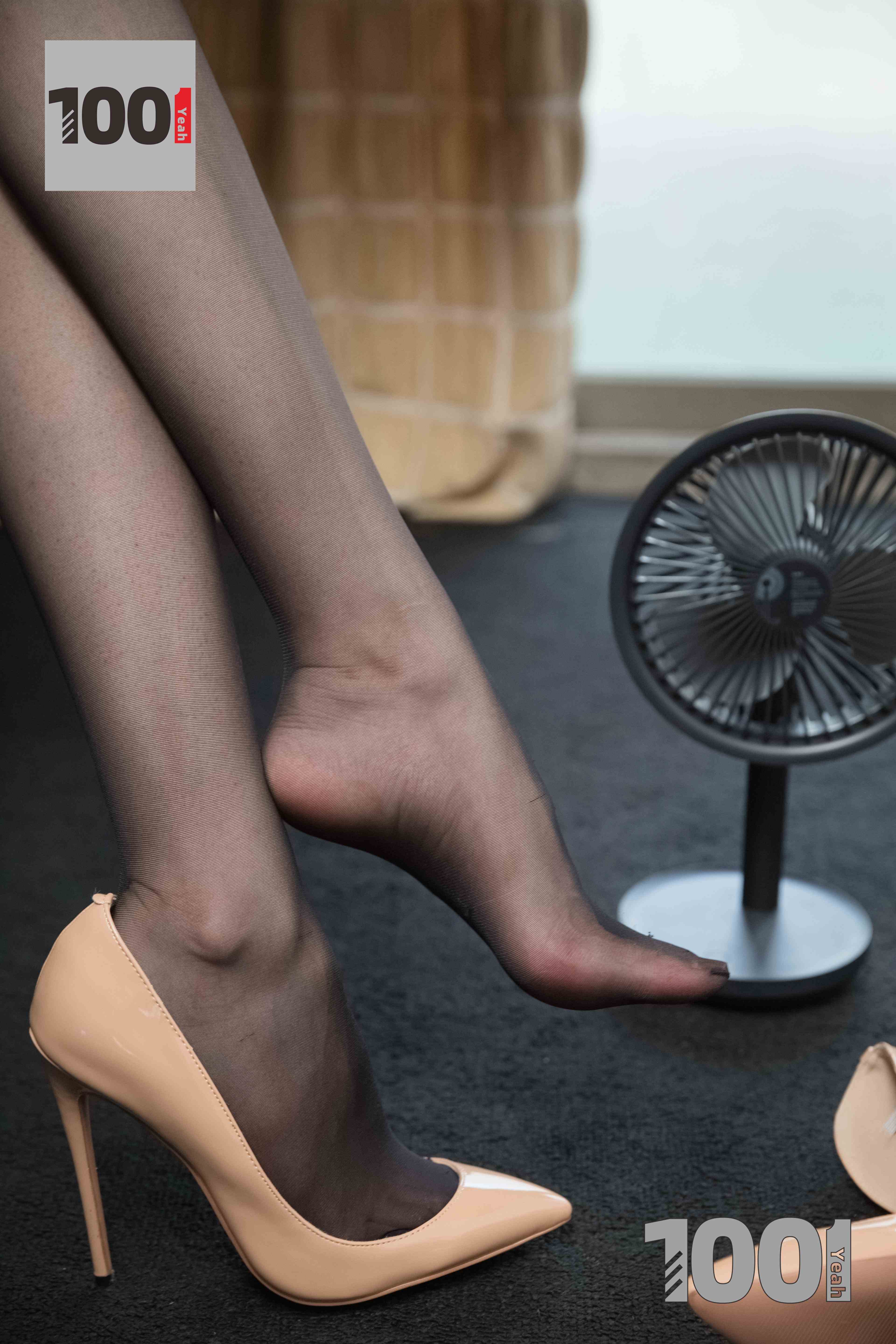 China Beauty Legs and feet 1018