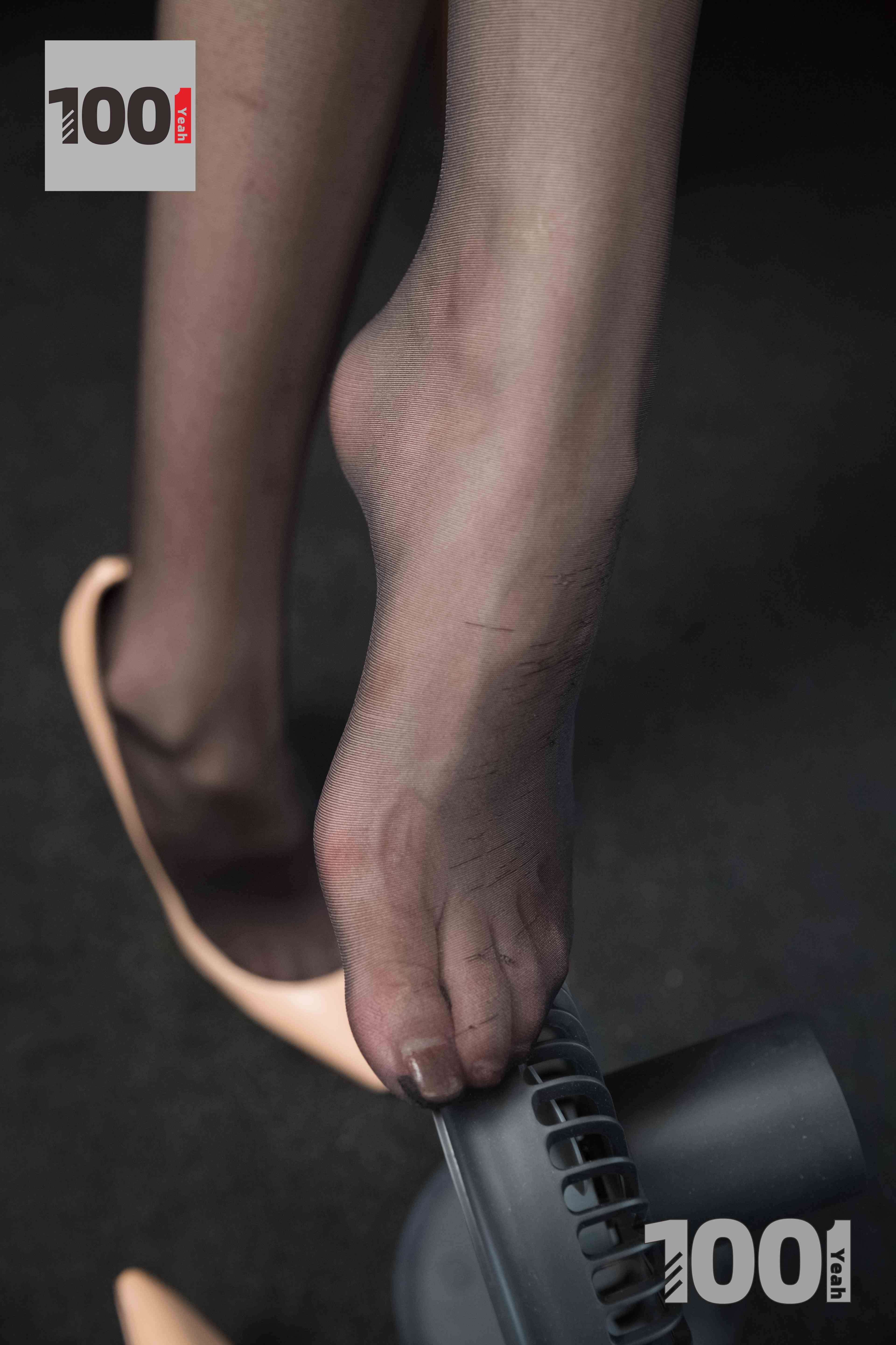 China Beauty Legs and feet 1018