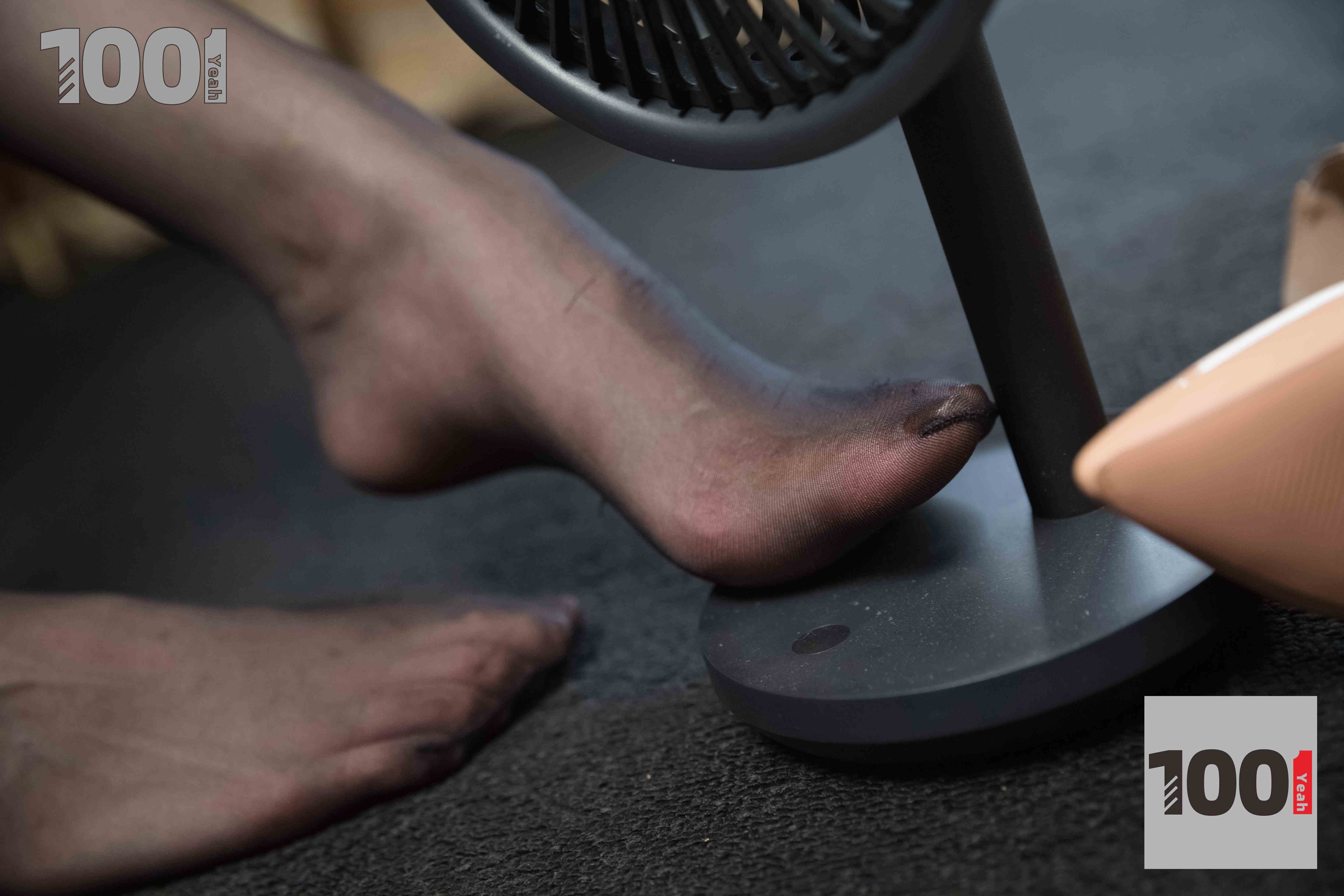 China Beauty Legs and feet 1018