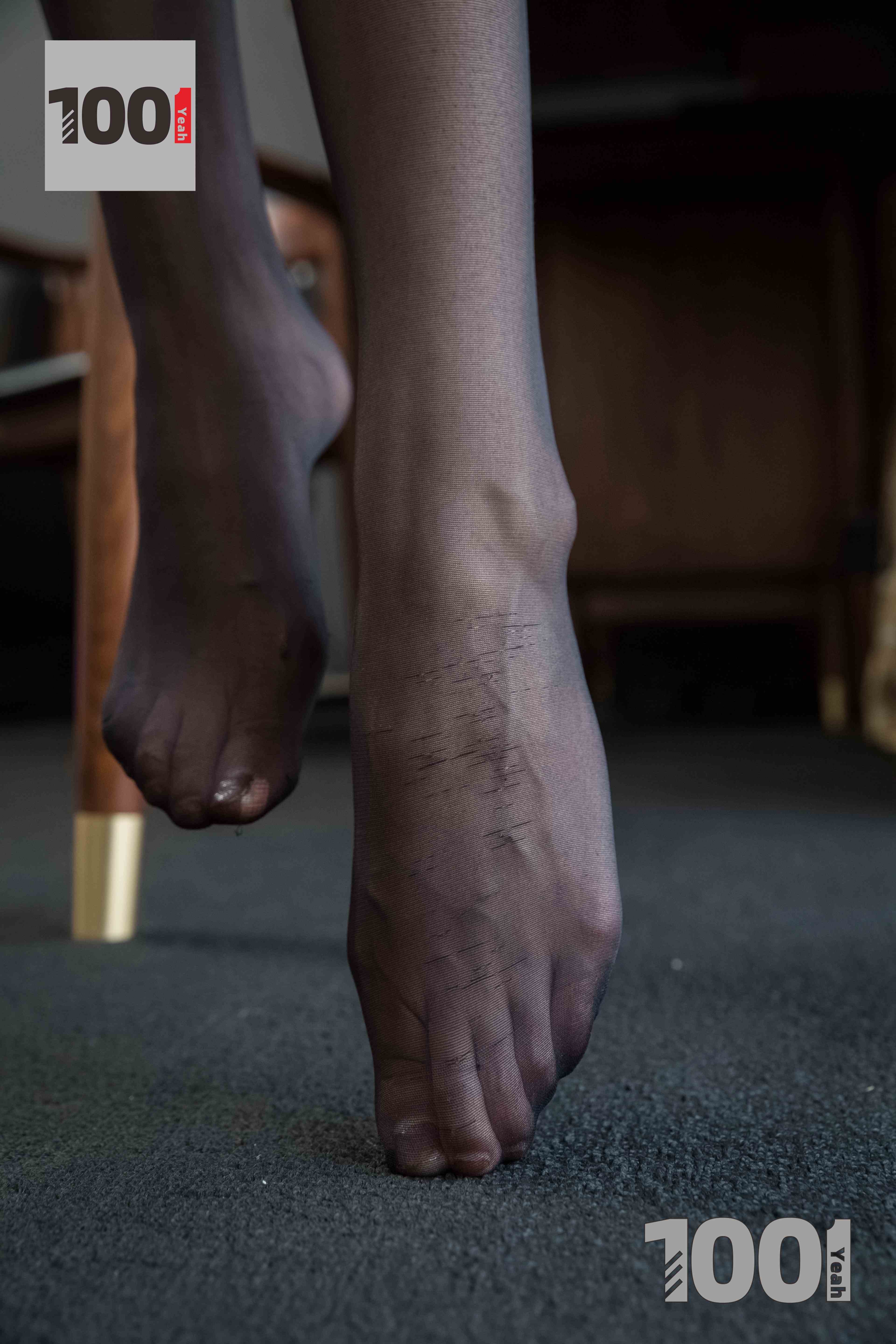 China Beauty Legs and feet 1018