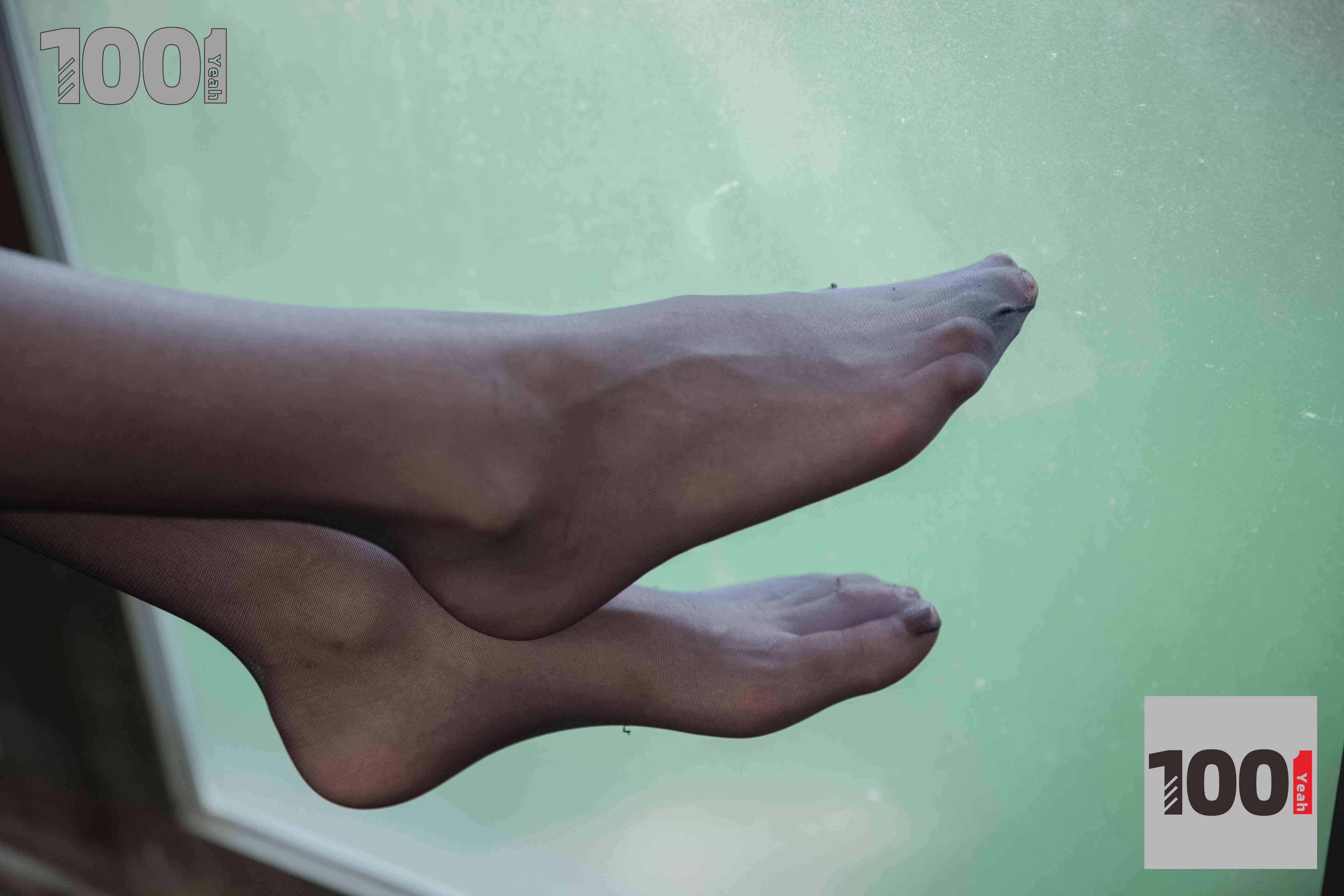 China Beauty Legs and feet 1018