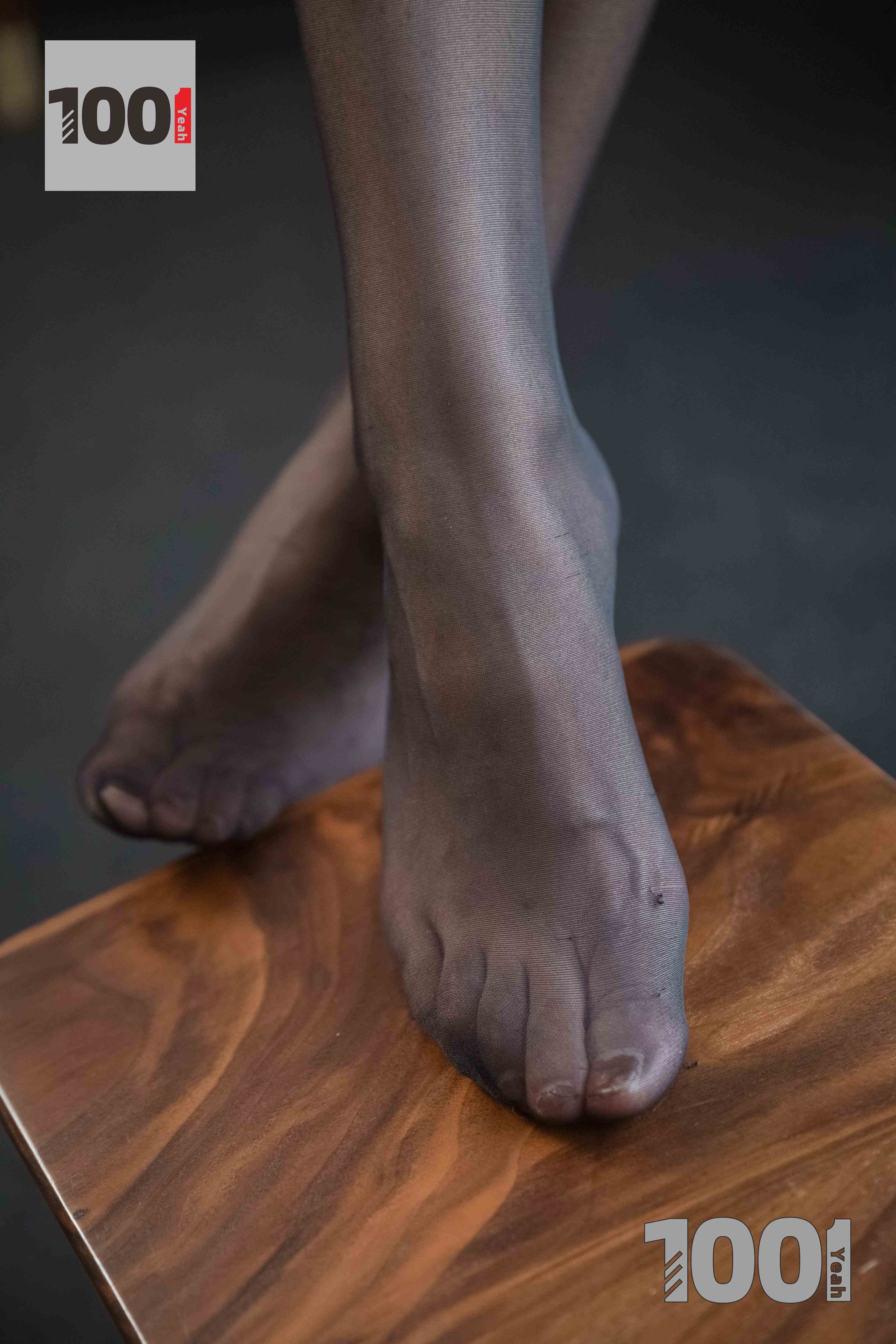 China Beauty Legs and feet 1018