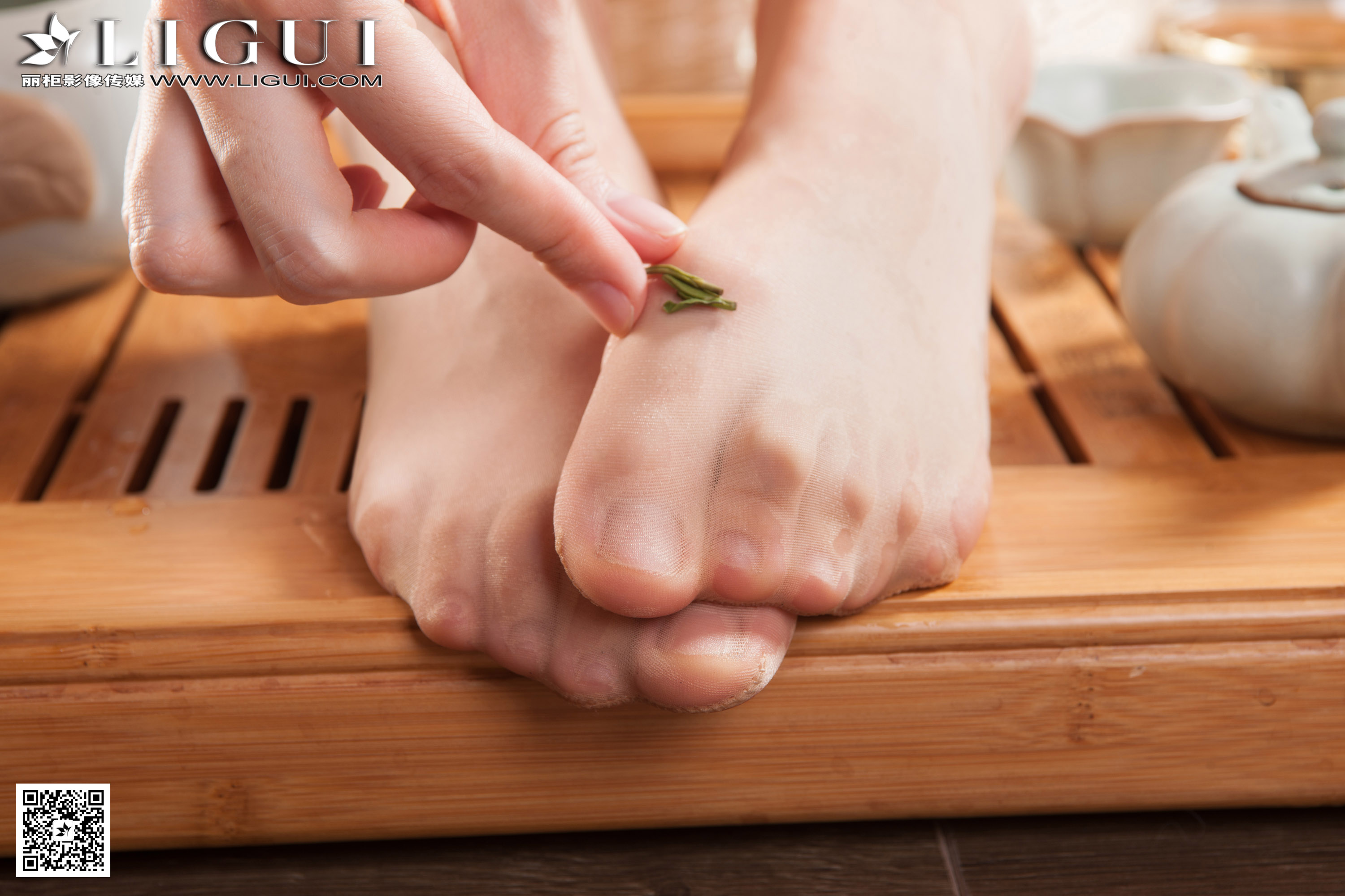 pretty lady dirty feet 39