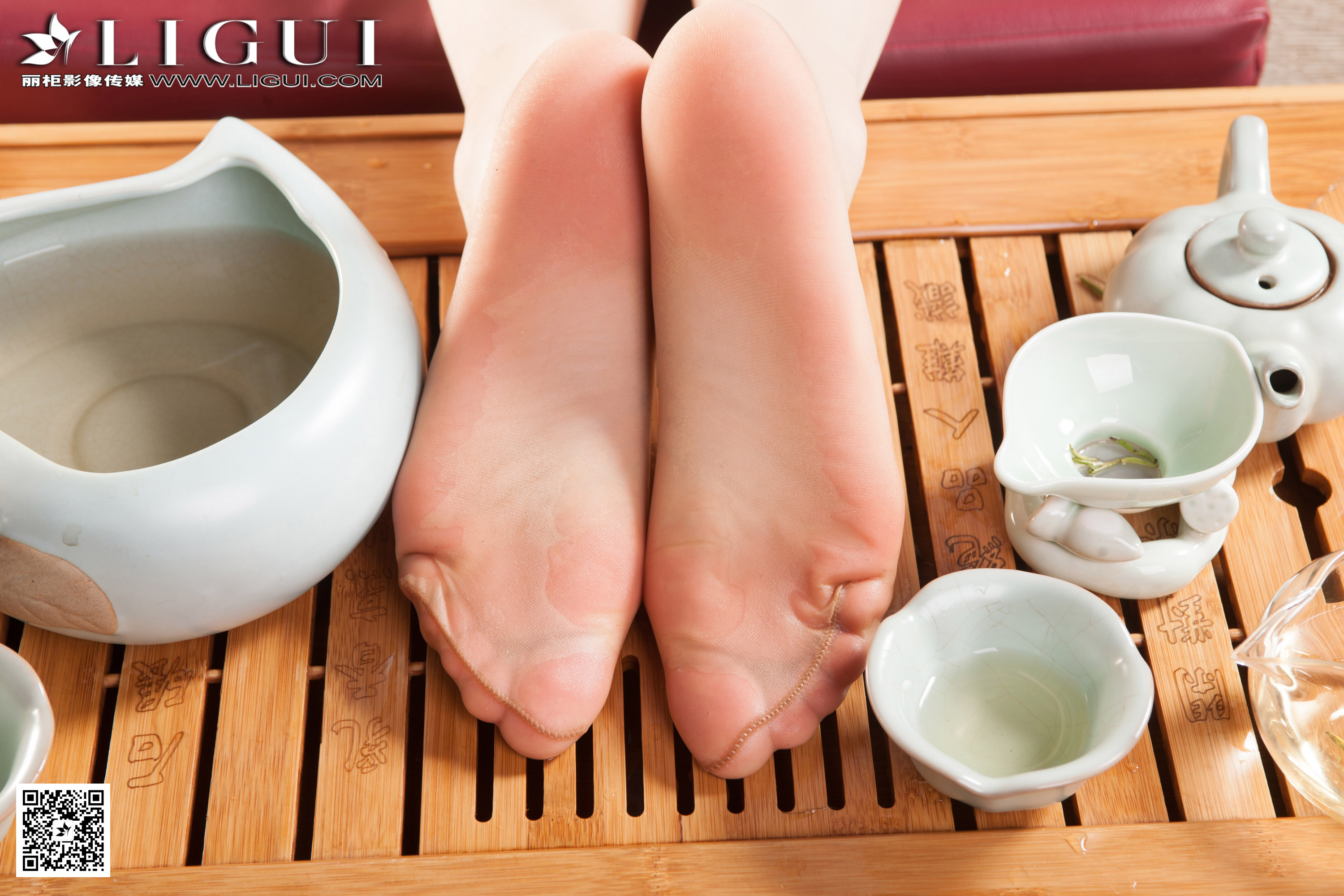 pretty lady dirty feet 39