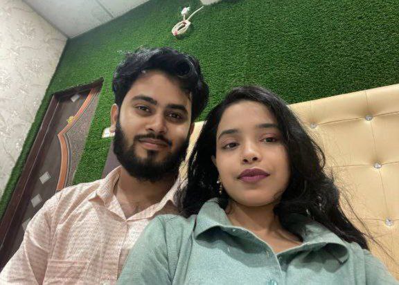 Horny Indian Couple Funtime pics