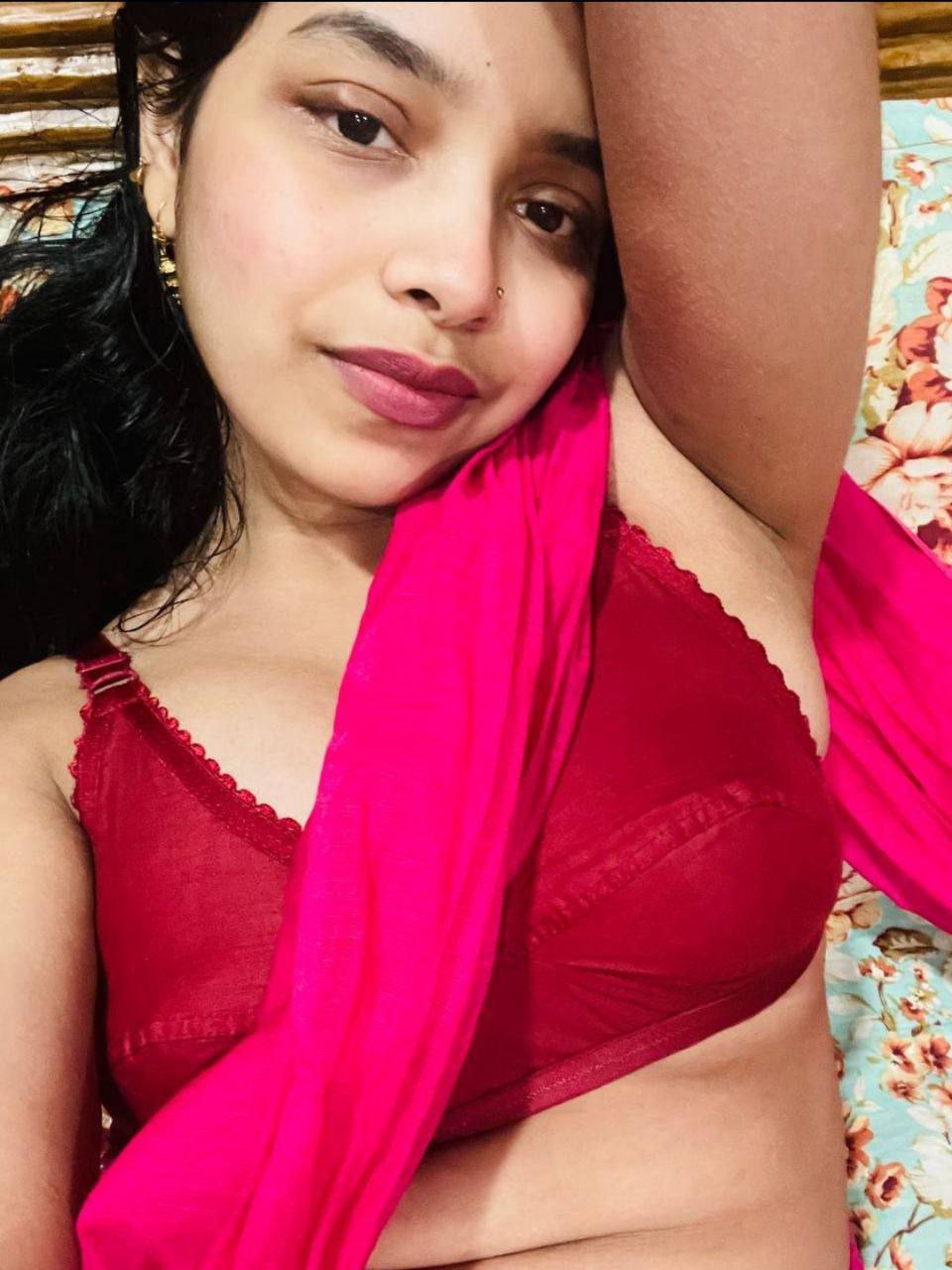 Horny Indian Couple Funtime pics