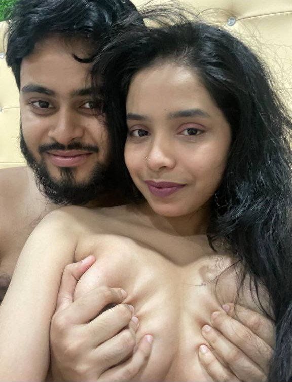 Horny Indian Couple Funtime pics