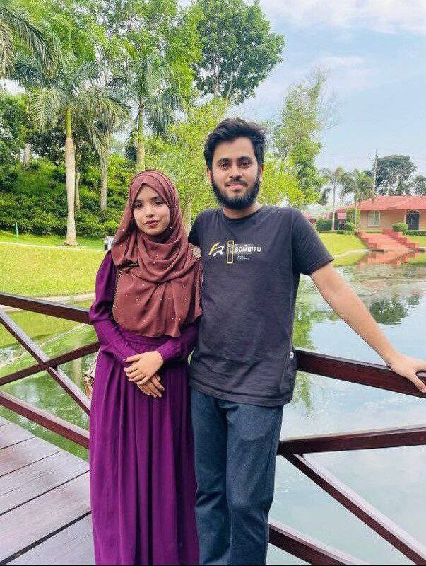 Horny Indian Couple Funtime pics