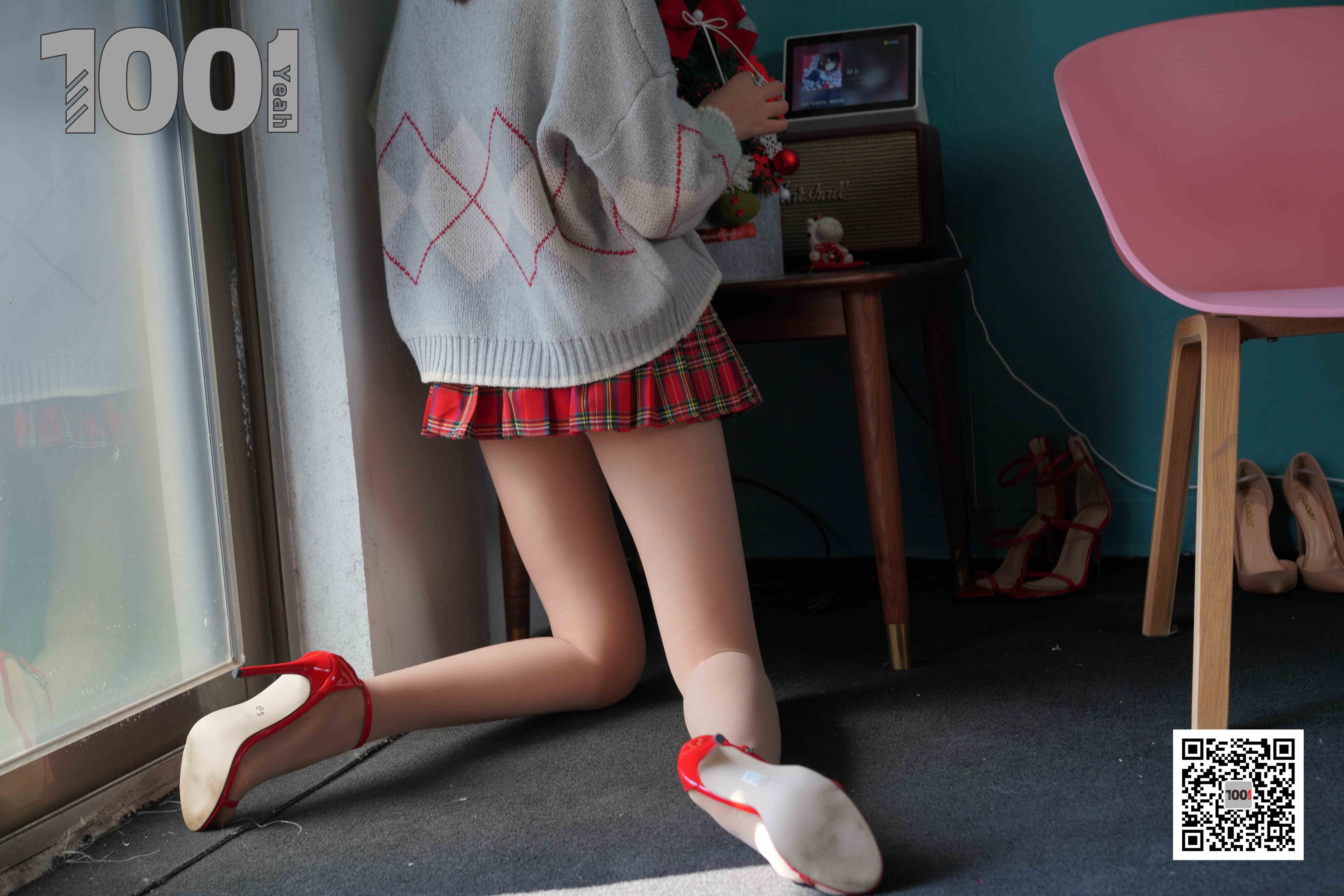 China Beauty Legs and feet 1024-1