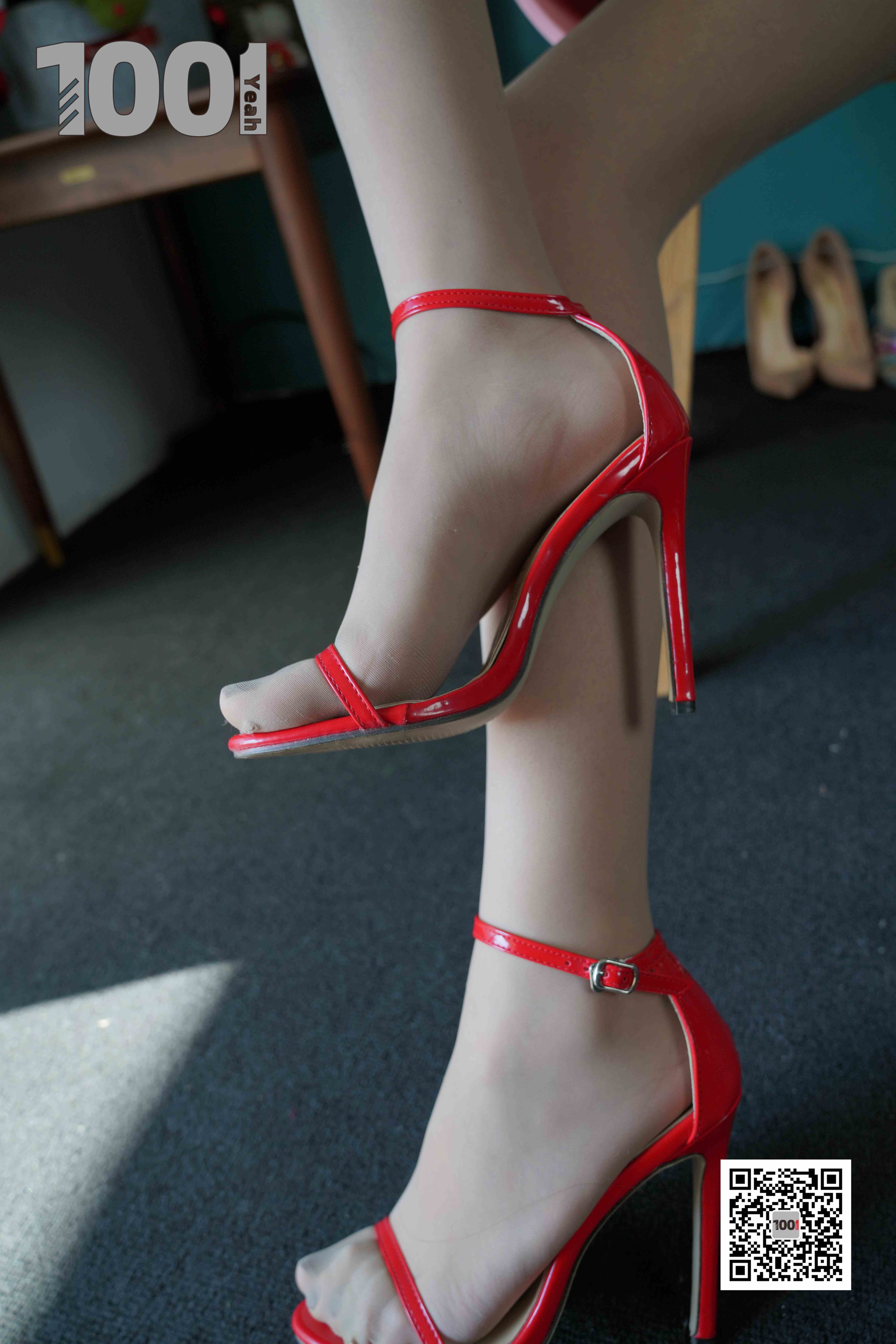 China Beauty Legs and feet 1024-1