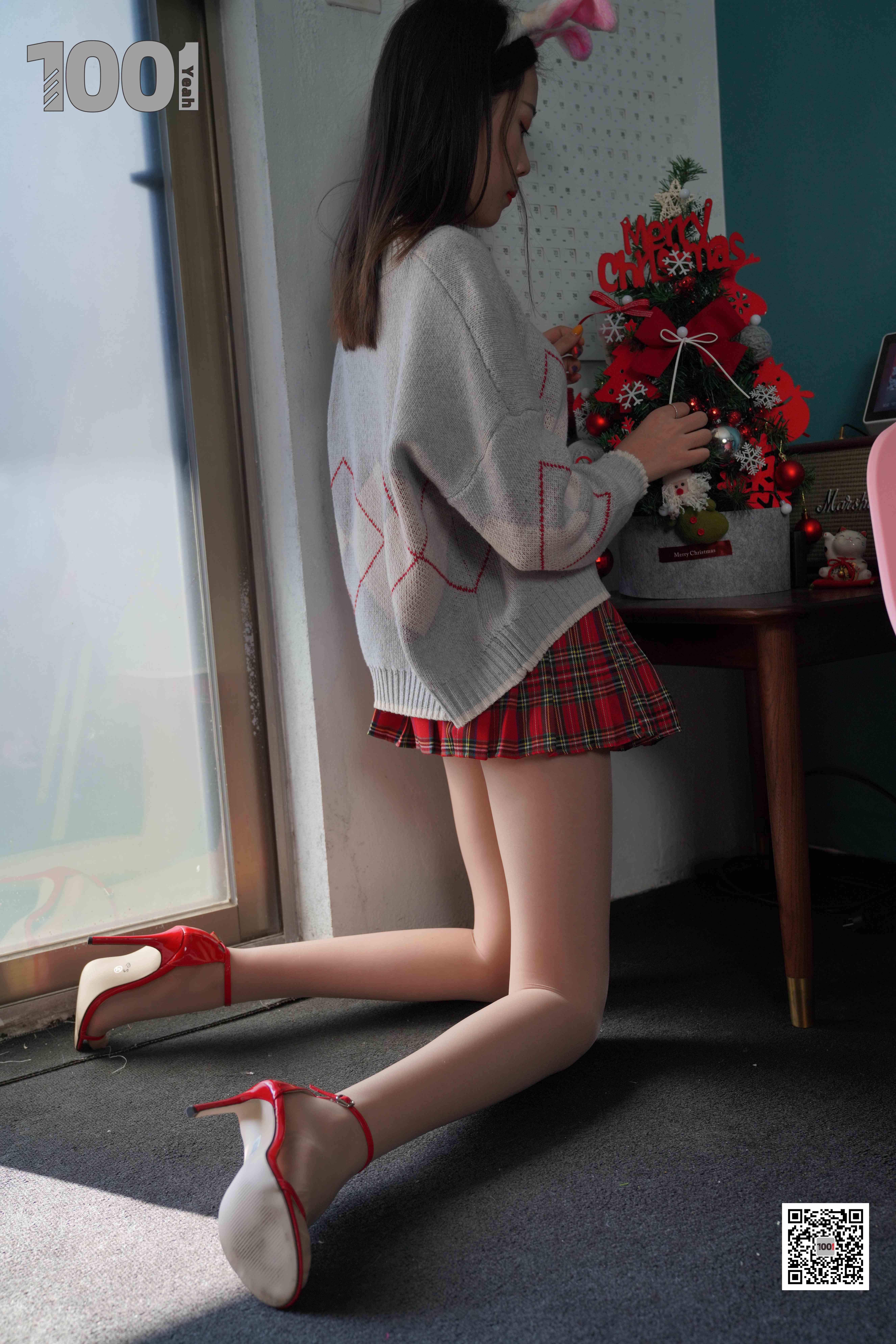 China Beauty Legs and feet 1024-2