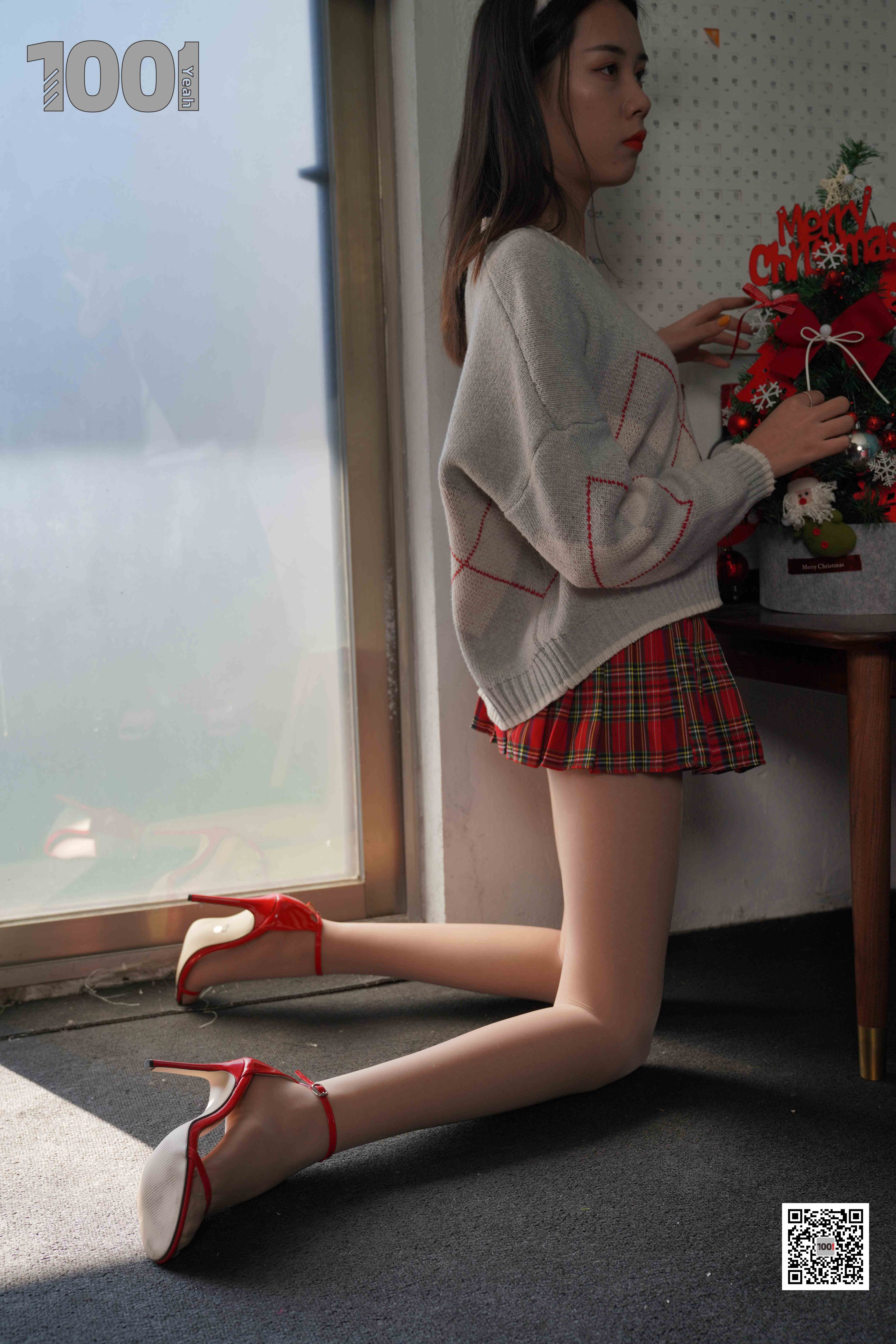 China Beauty Legs and feet 1024-2