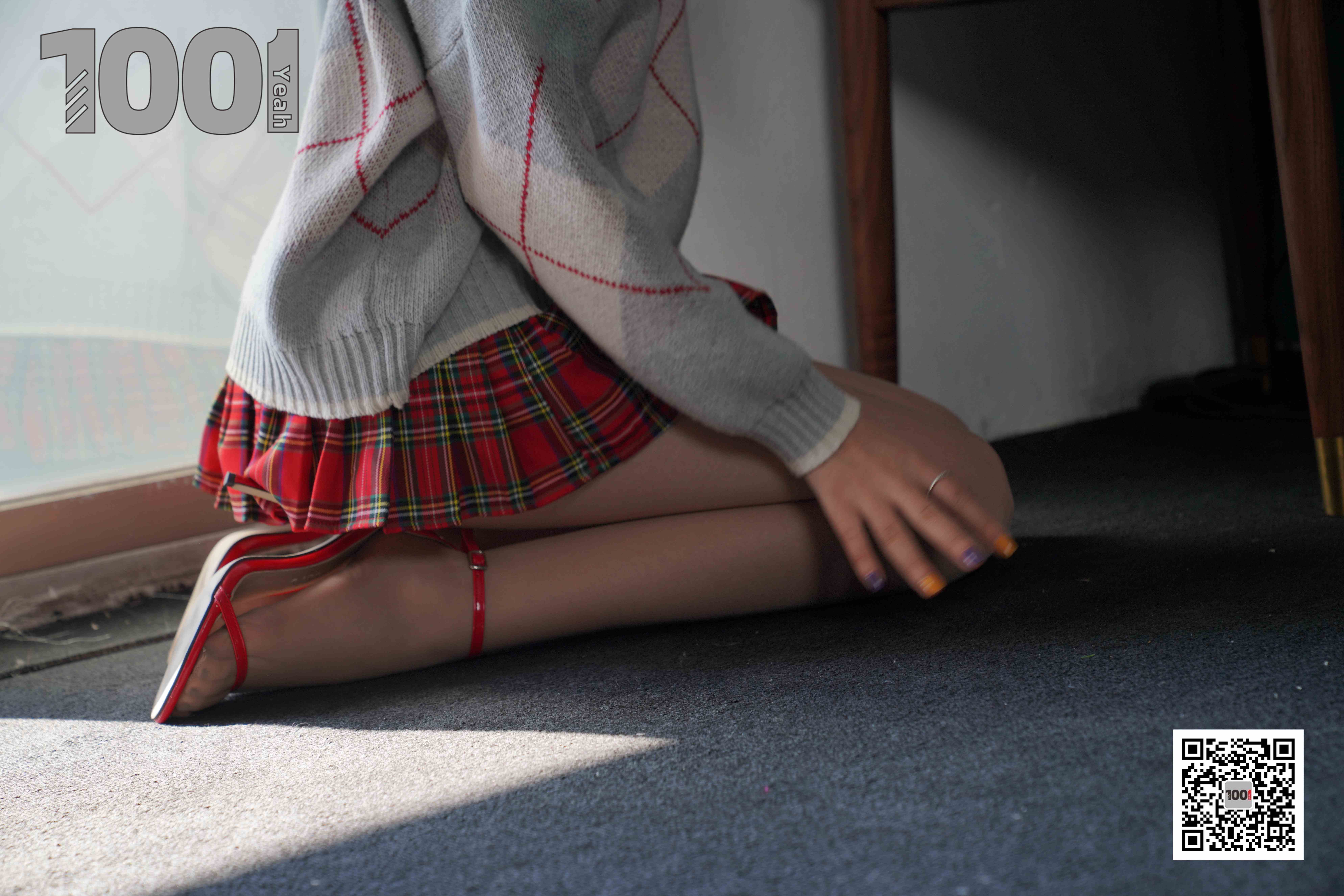 China Beauty Legs and feet 1024-2