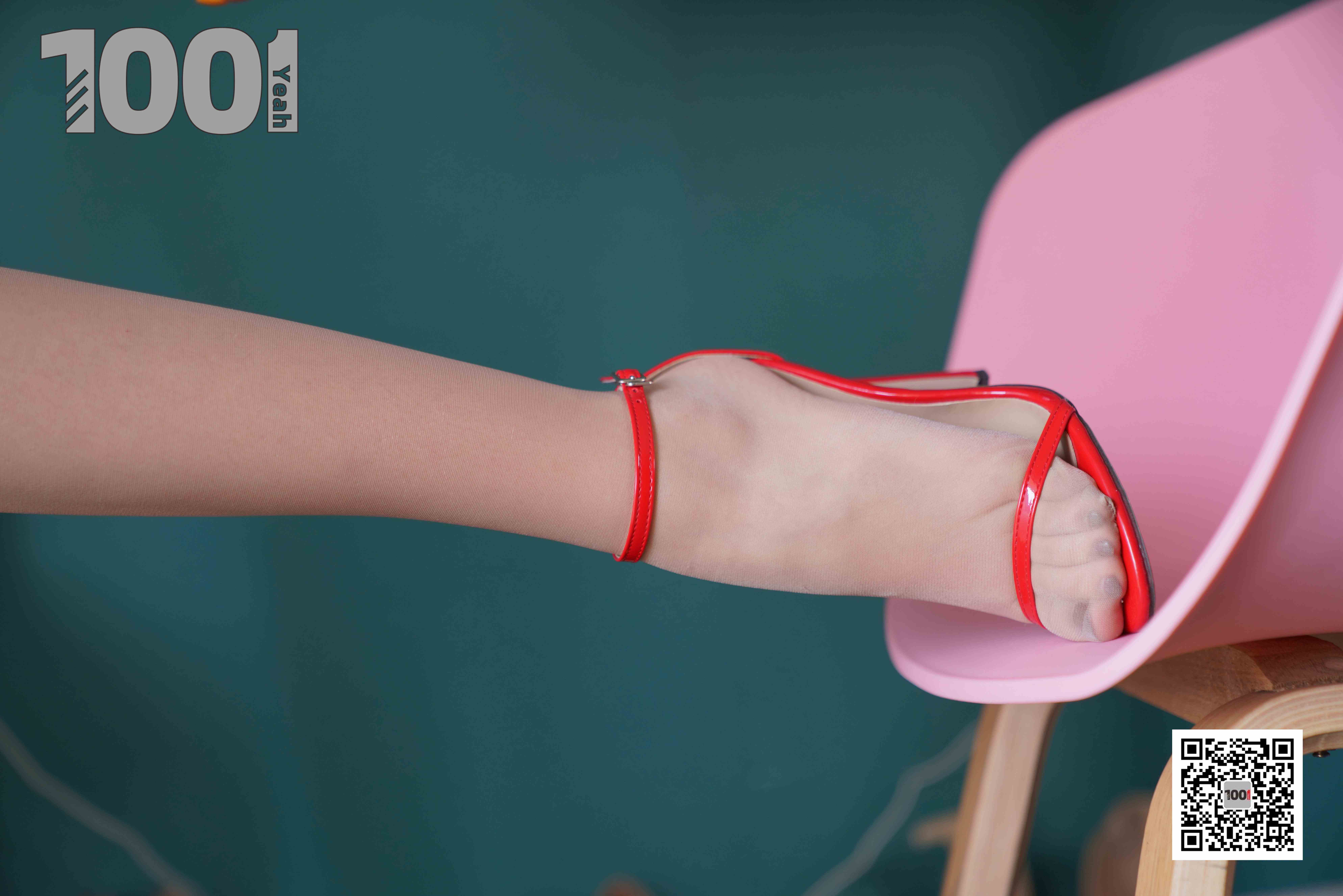 China Beauty Legs and feet 1024-2