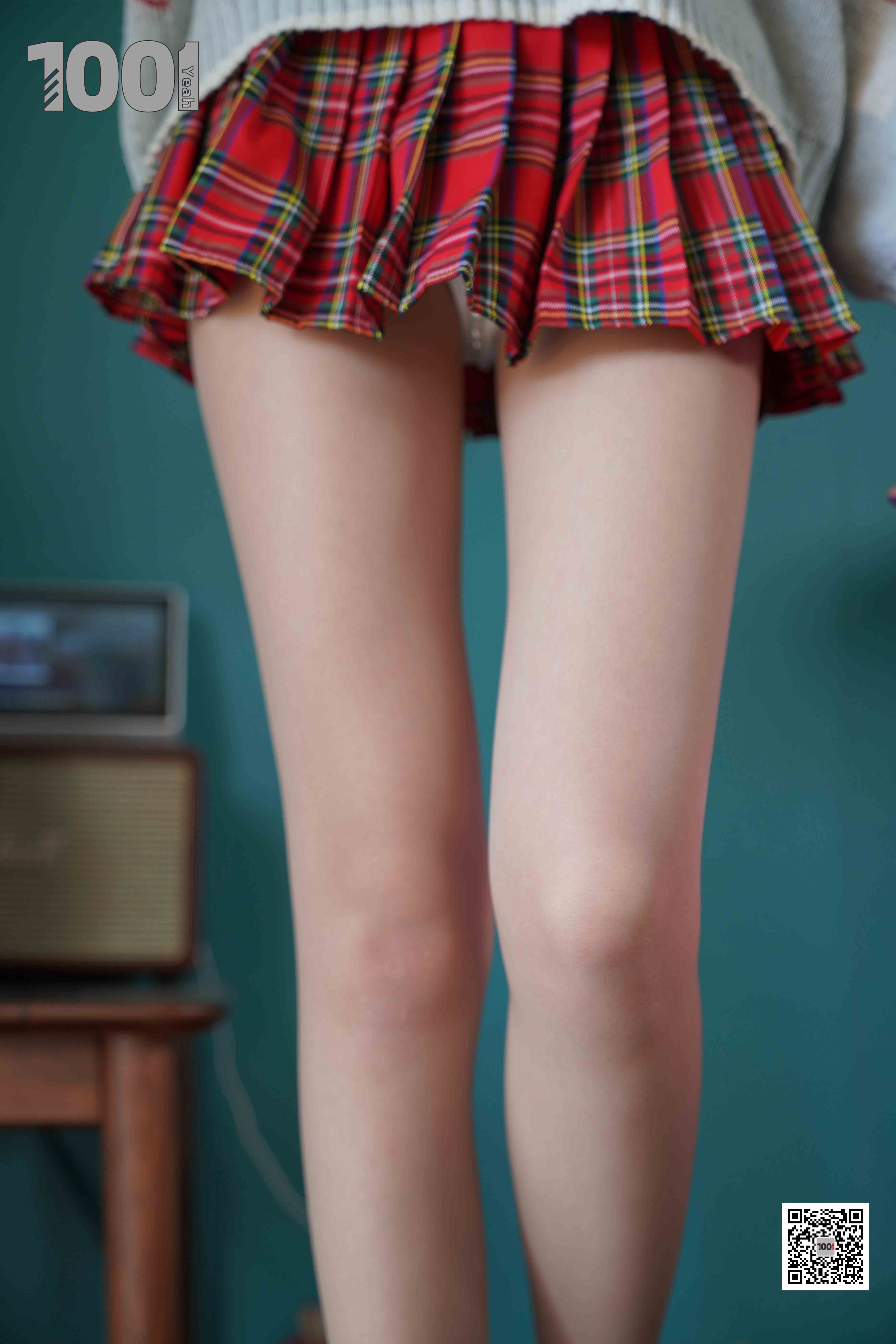 China Beauty Legs and feet 1024-2