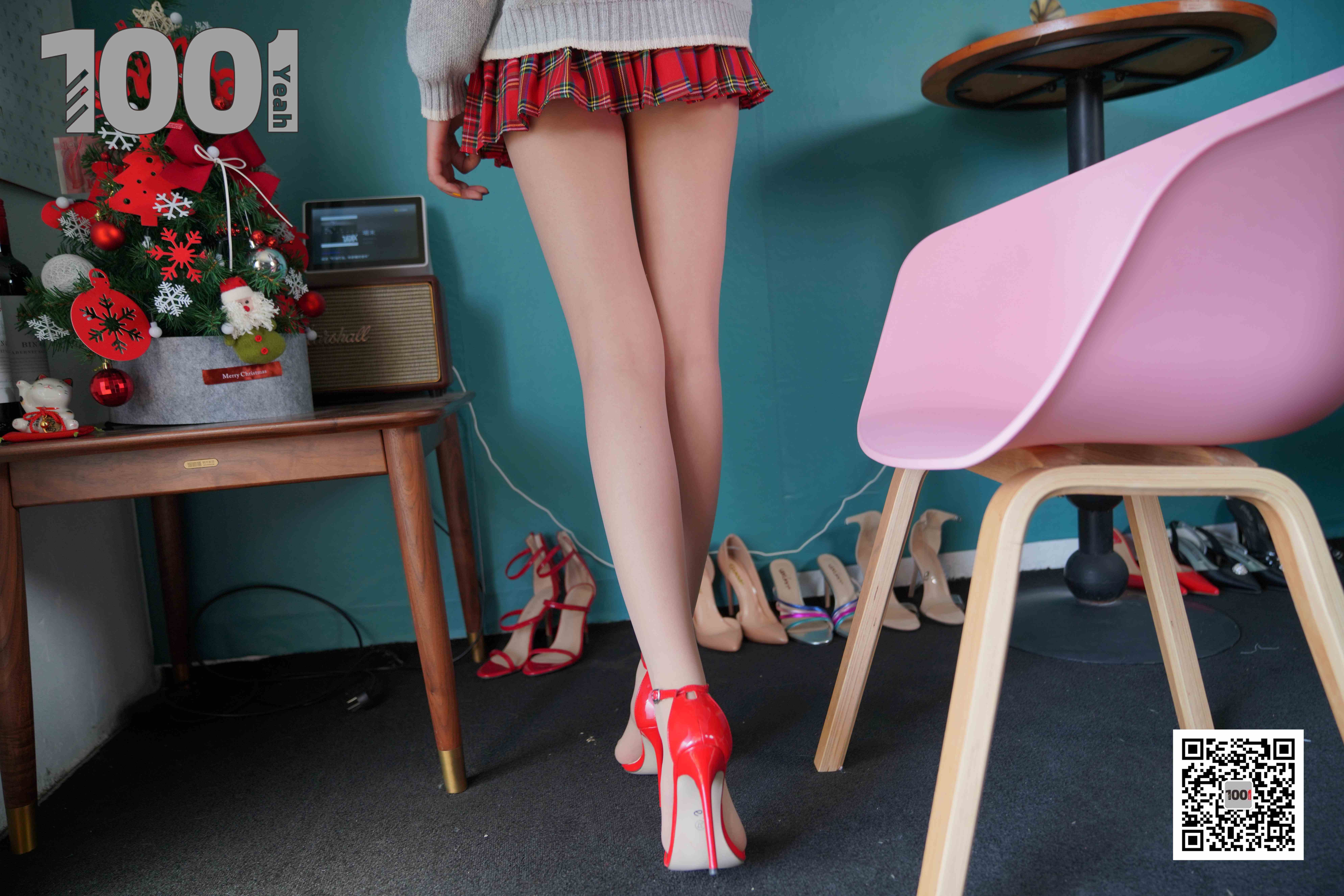 China Beauty Legs and feet 1024-2