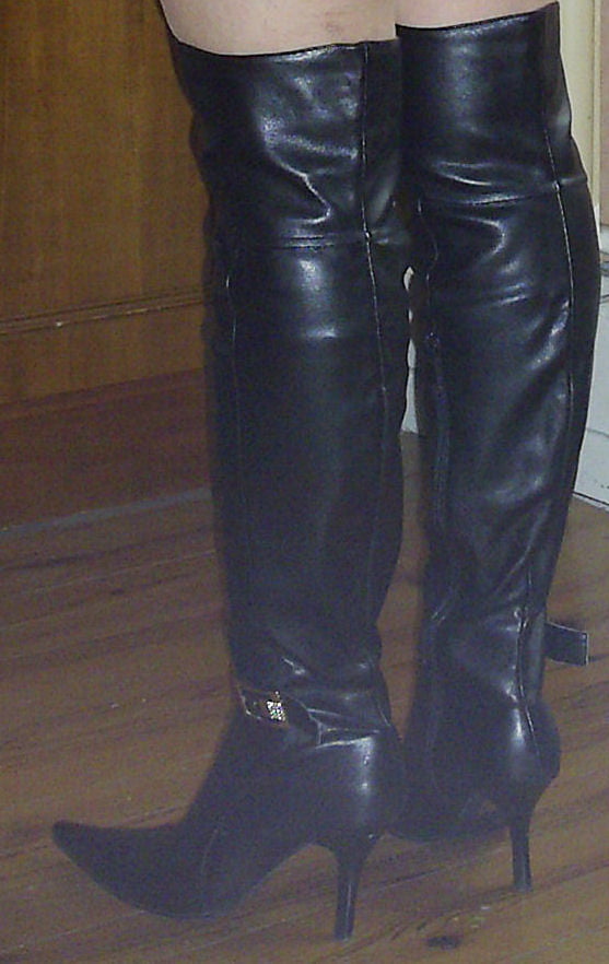 Astrida the whore to everyone