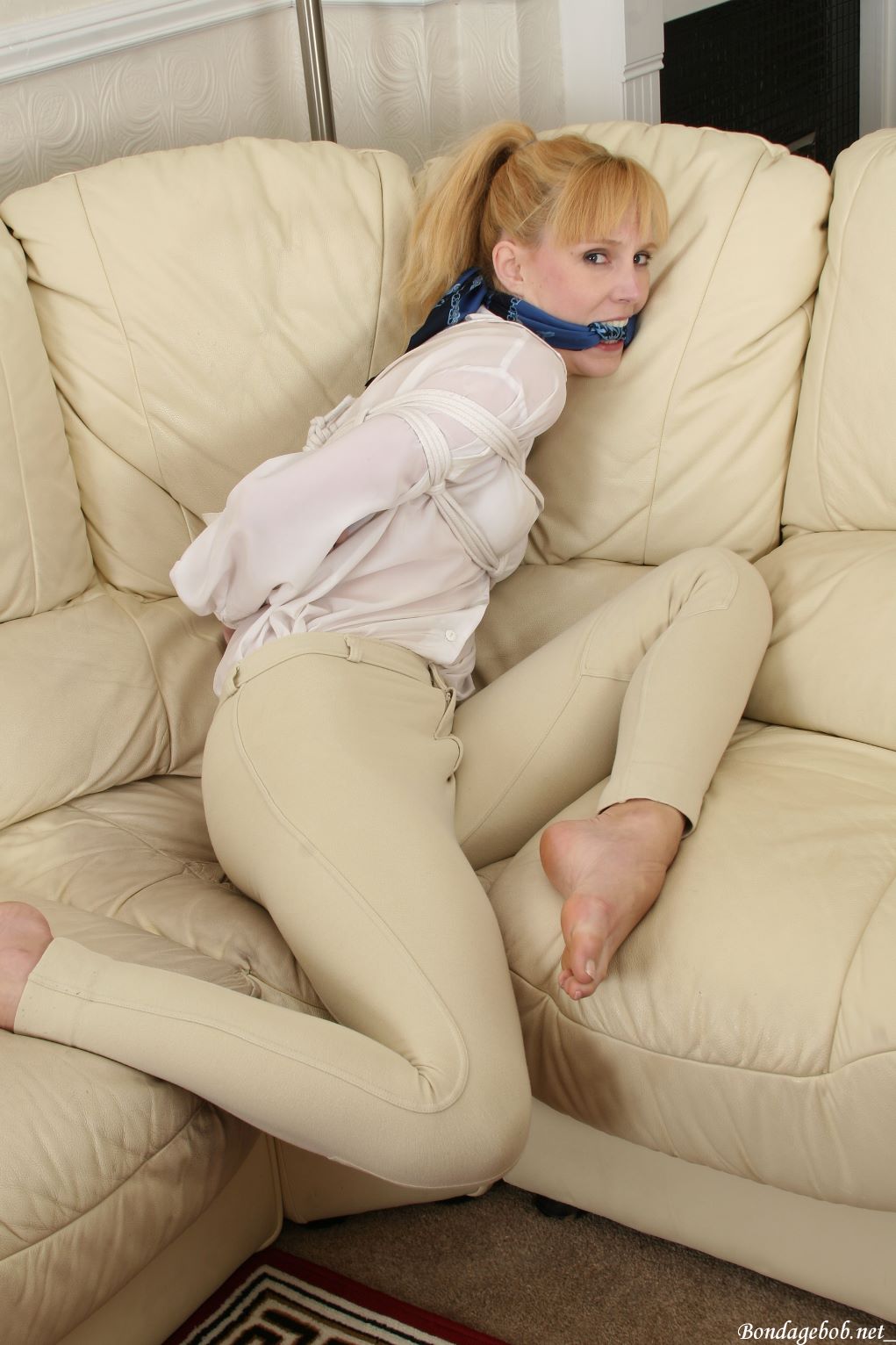 Tied Sexy Beauties 254-1