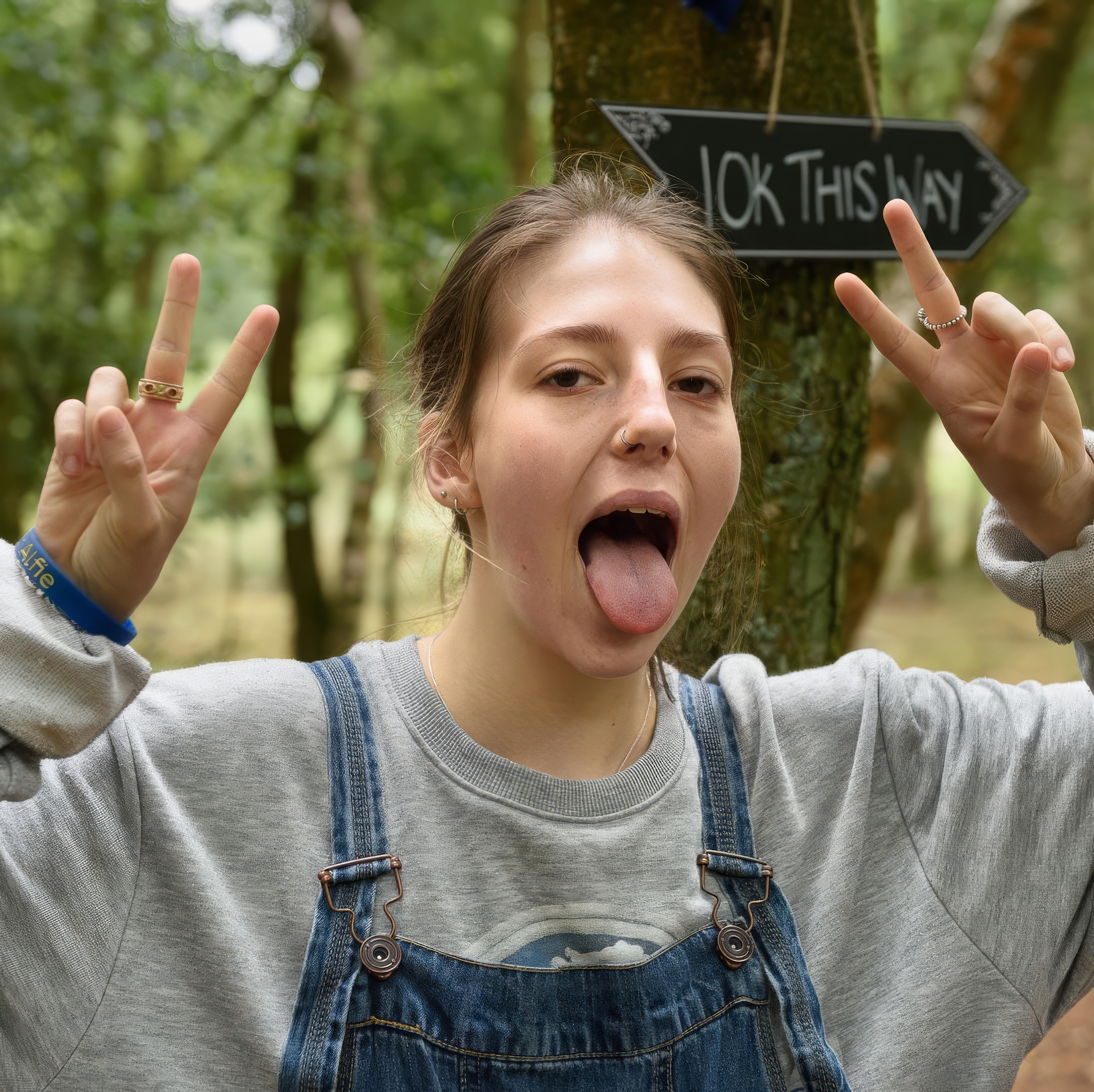 Cute whore Alice nude public