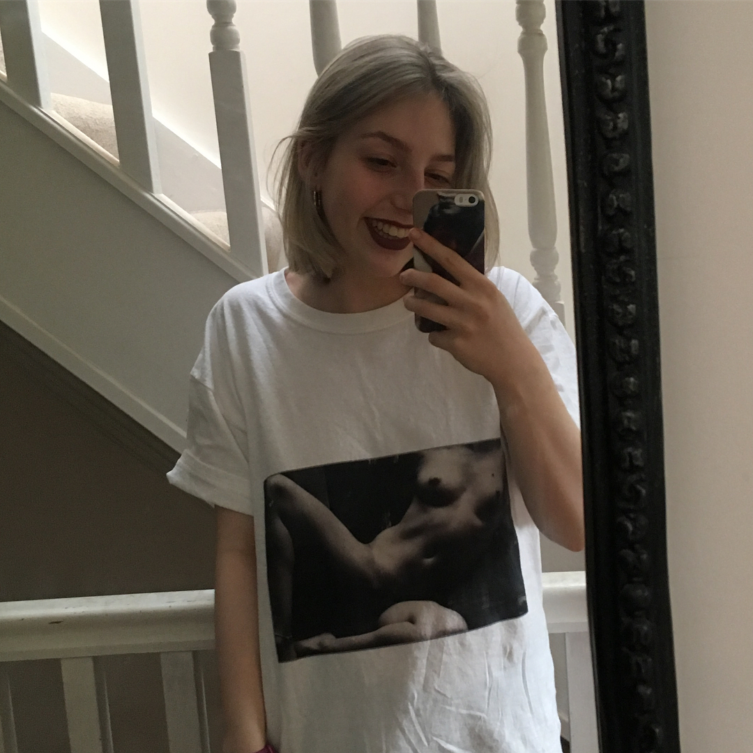 Cute whore Alice nude public