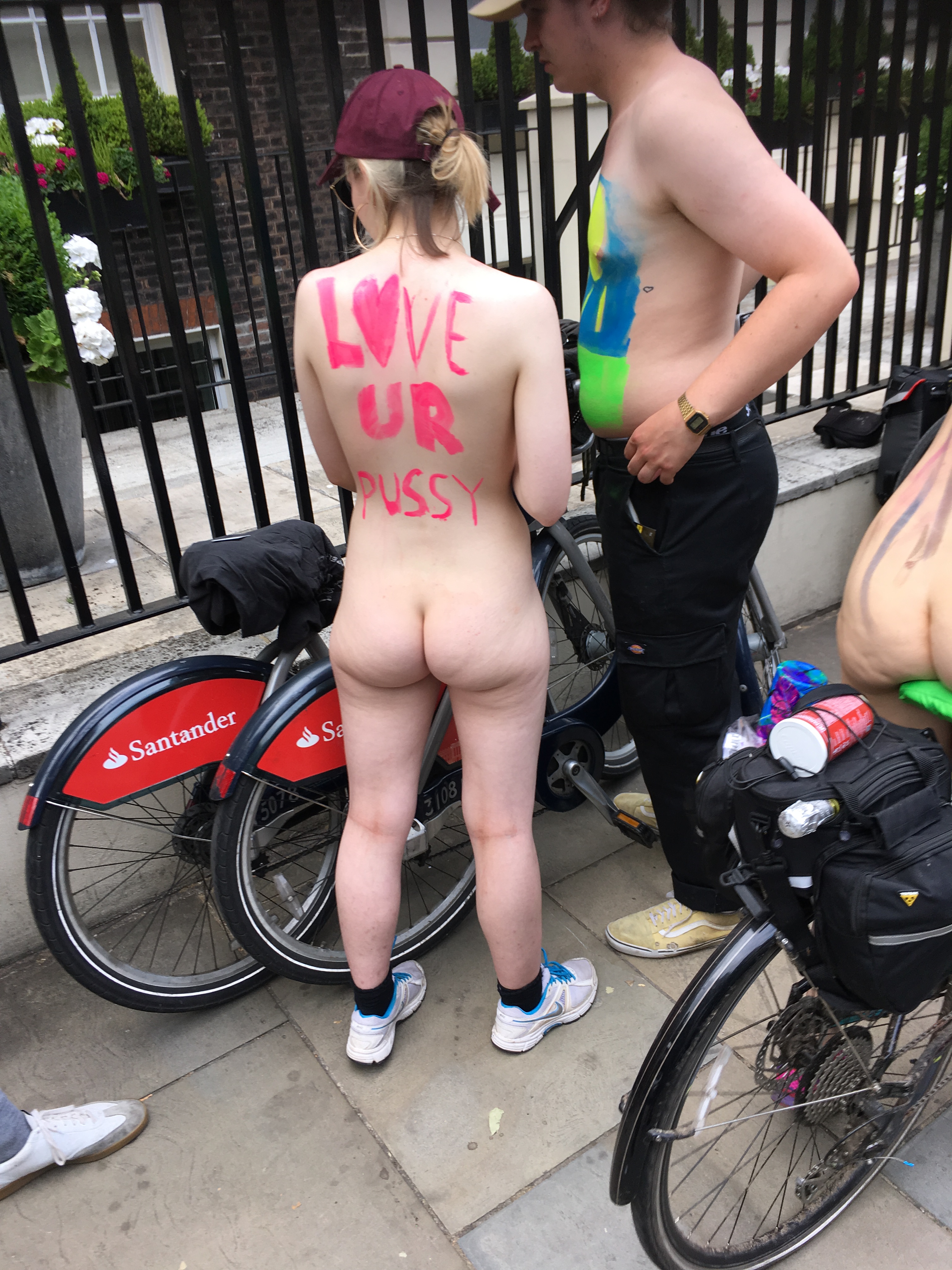 Cute whore Alice nude public