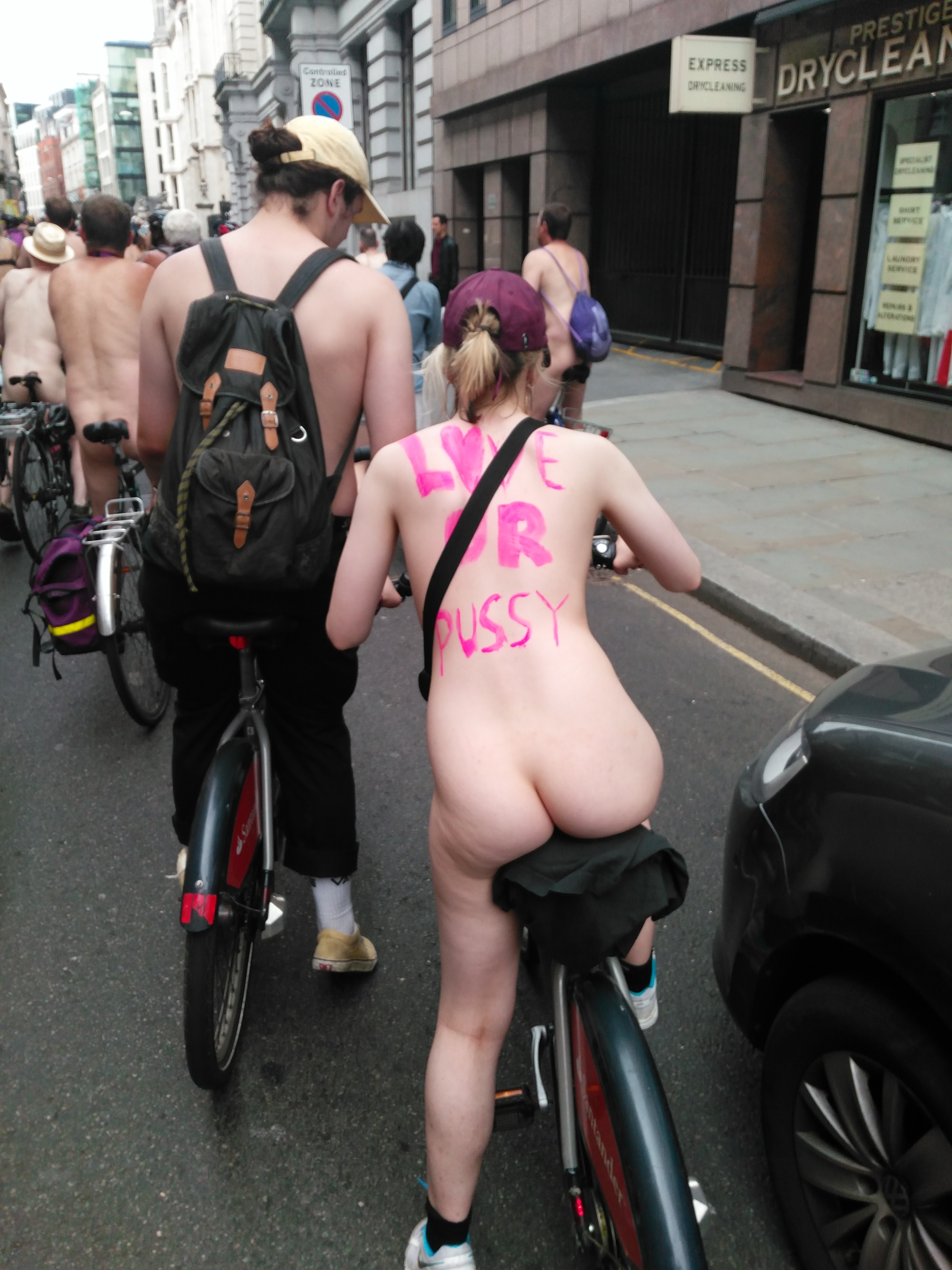 Cute whore Alice nude public