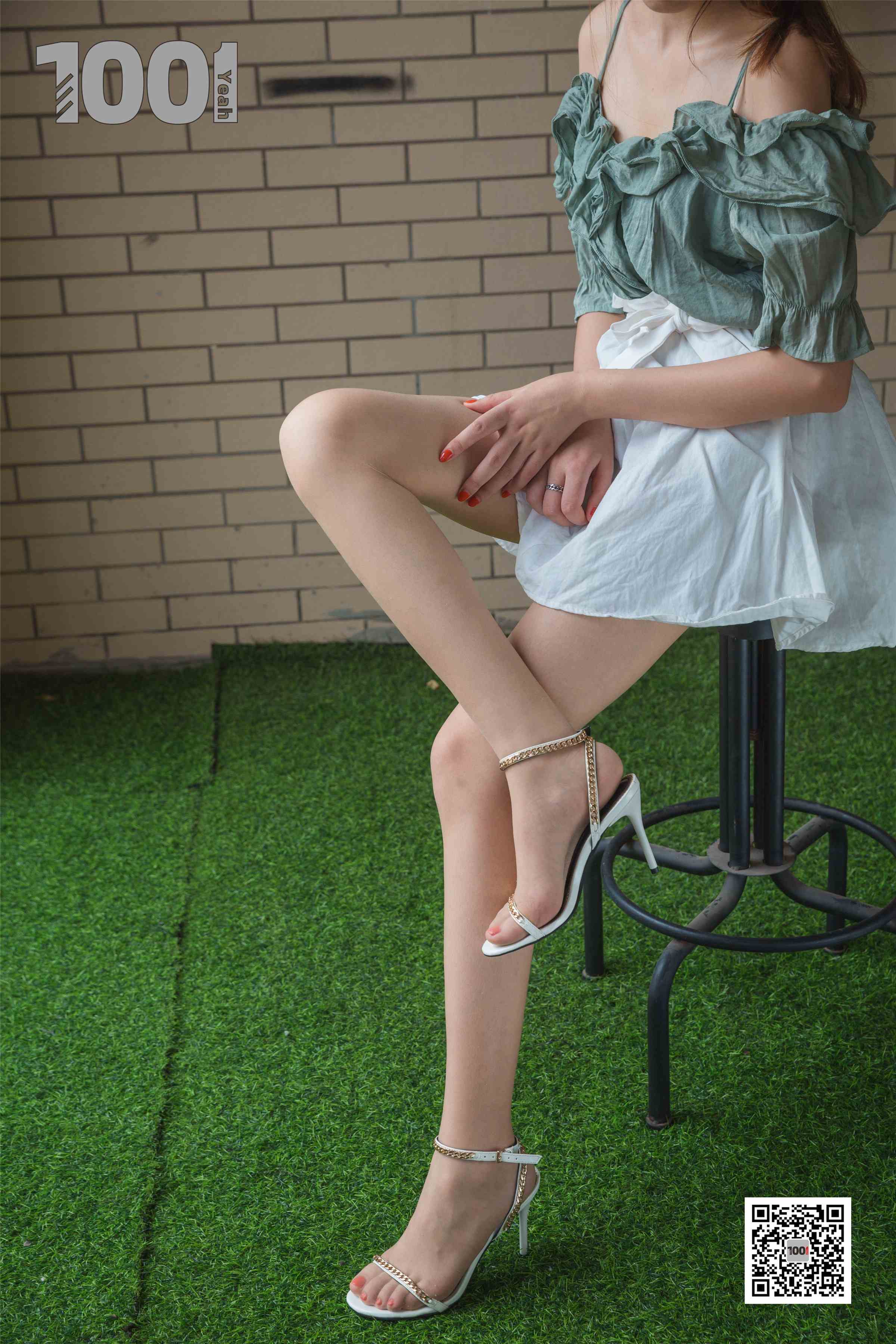 China Beauty Legs and feet 1027