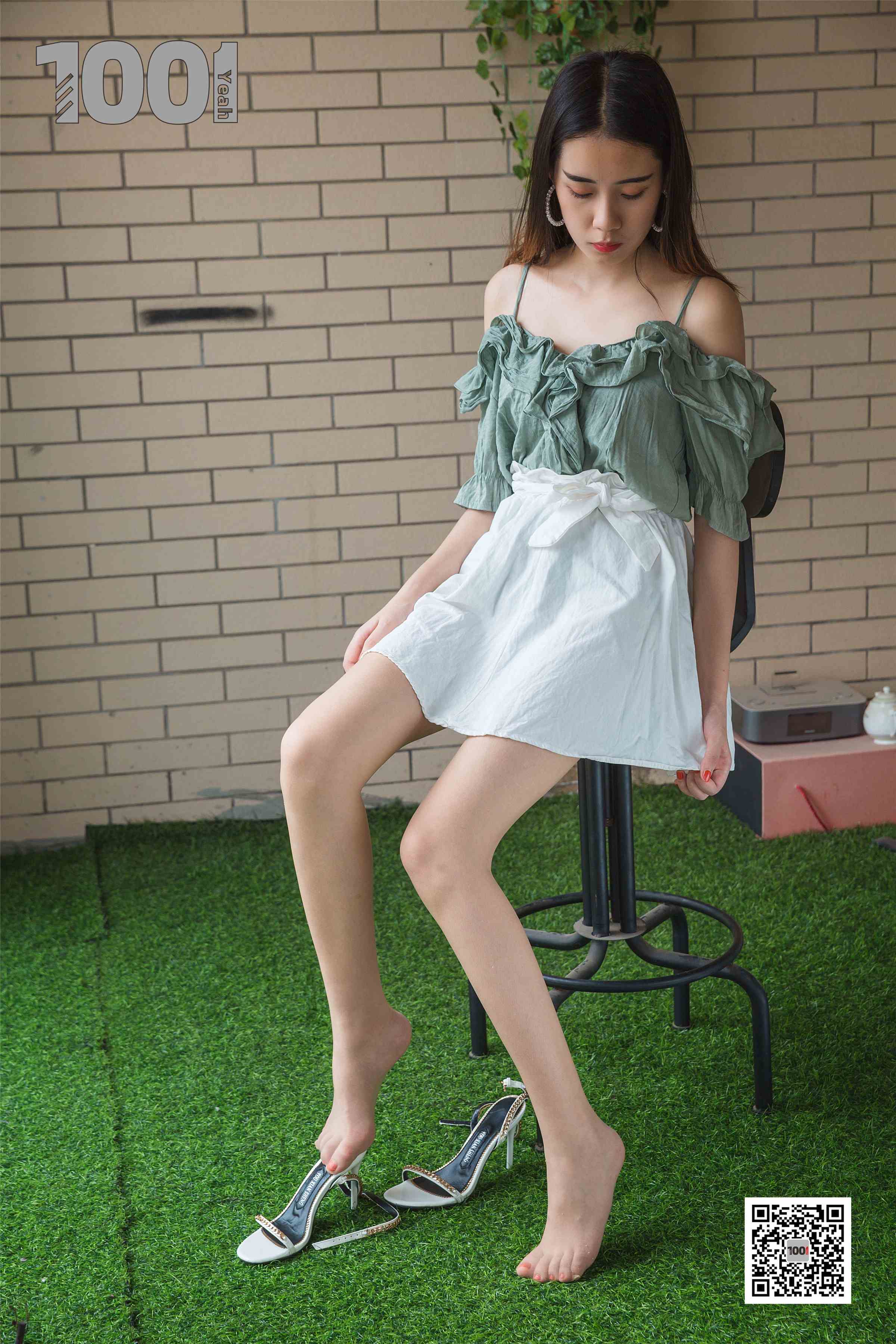 China Beauty Legs and feet 1027