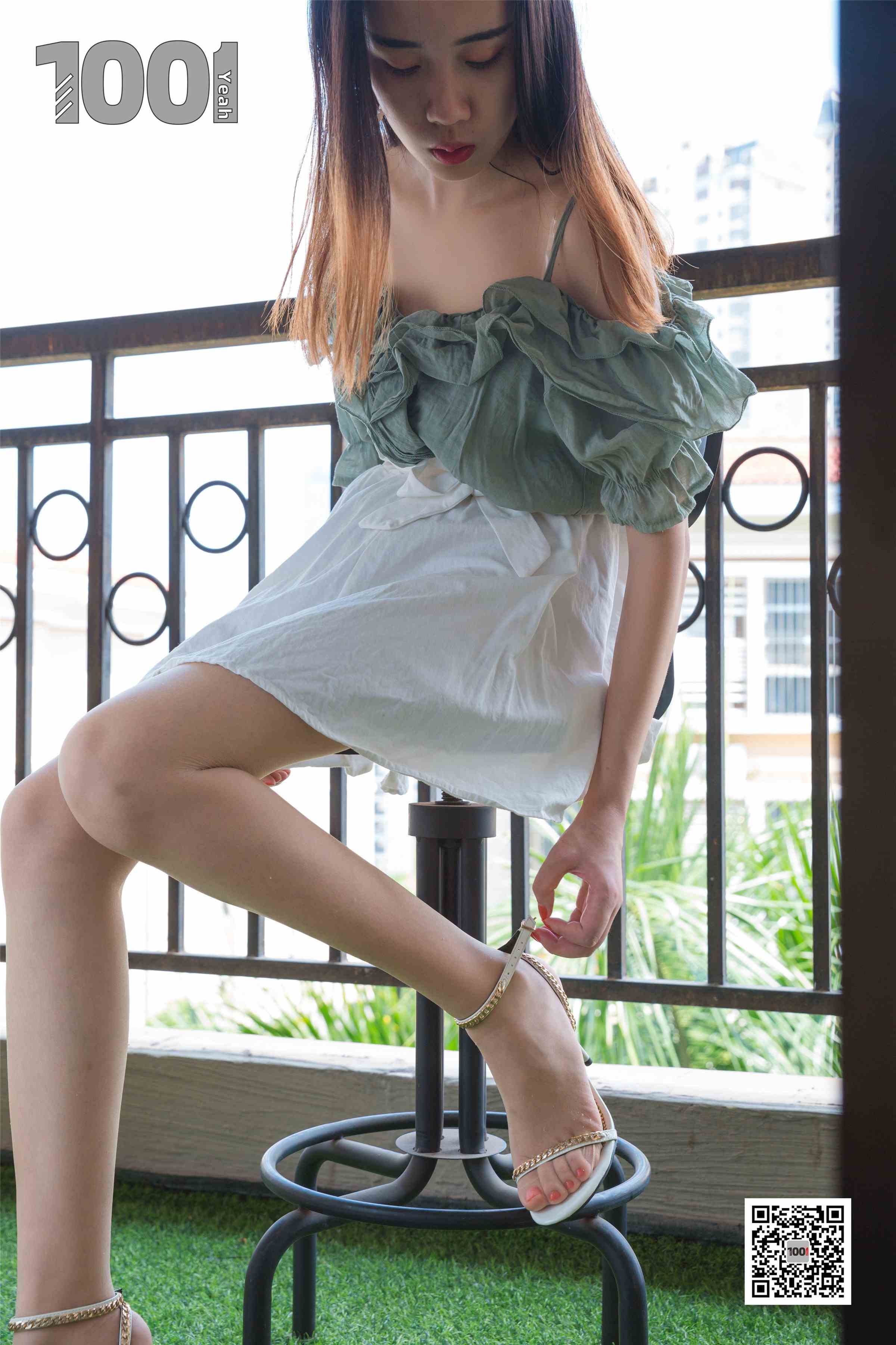 China Beauty Legs and feet 1027