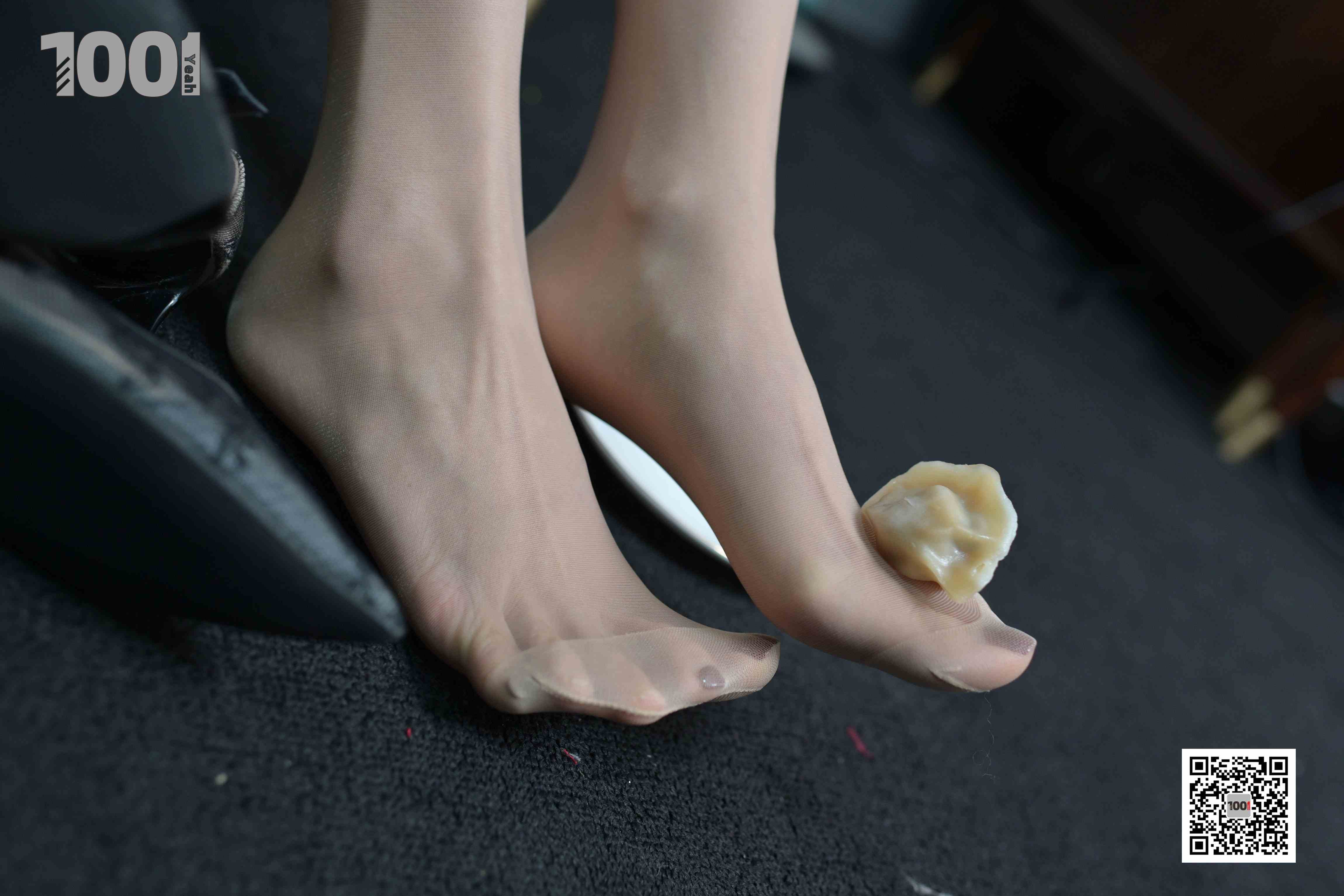 China Beauty Legs and feet 1028