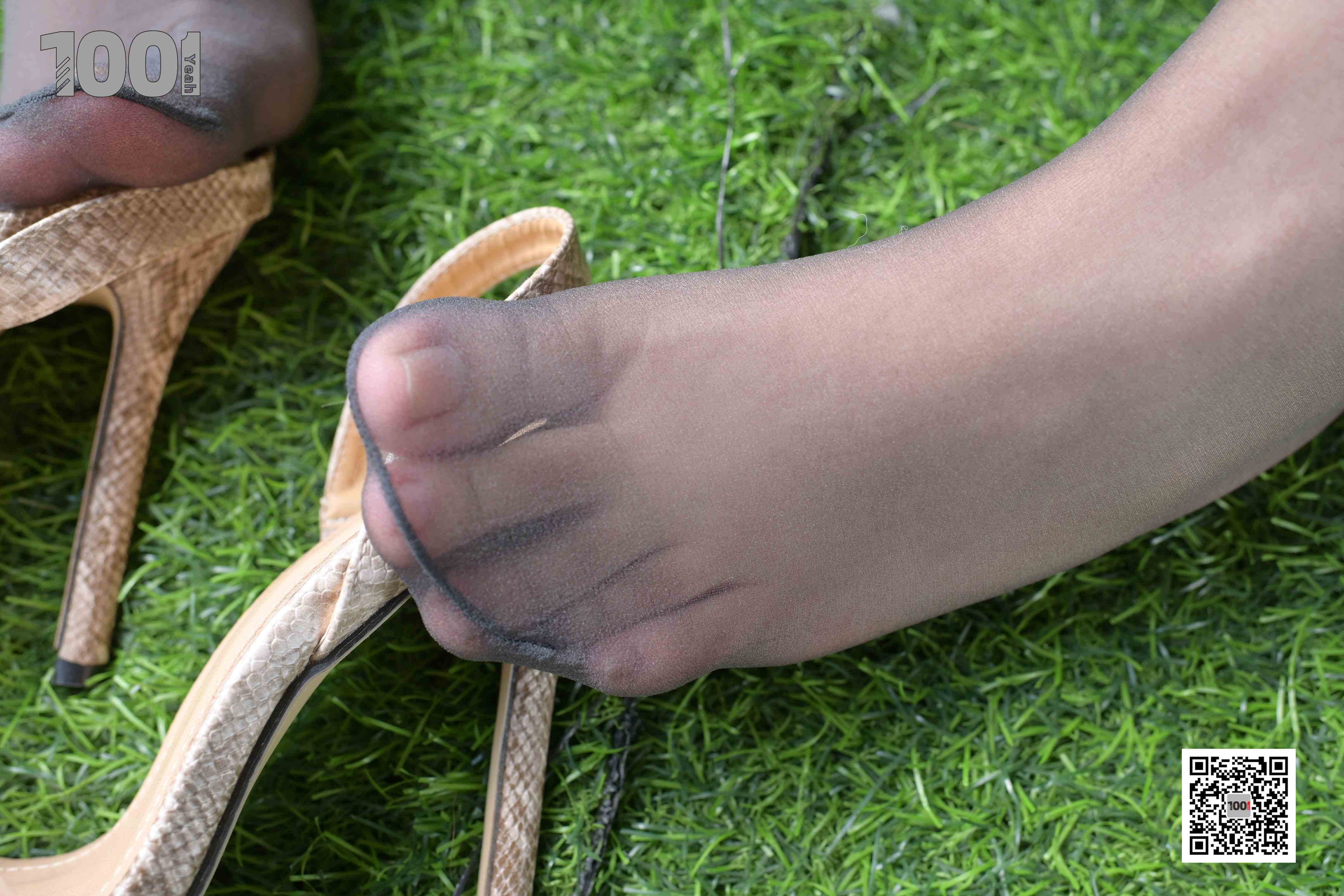 China Beauty Legs and feet 1029