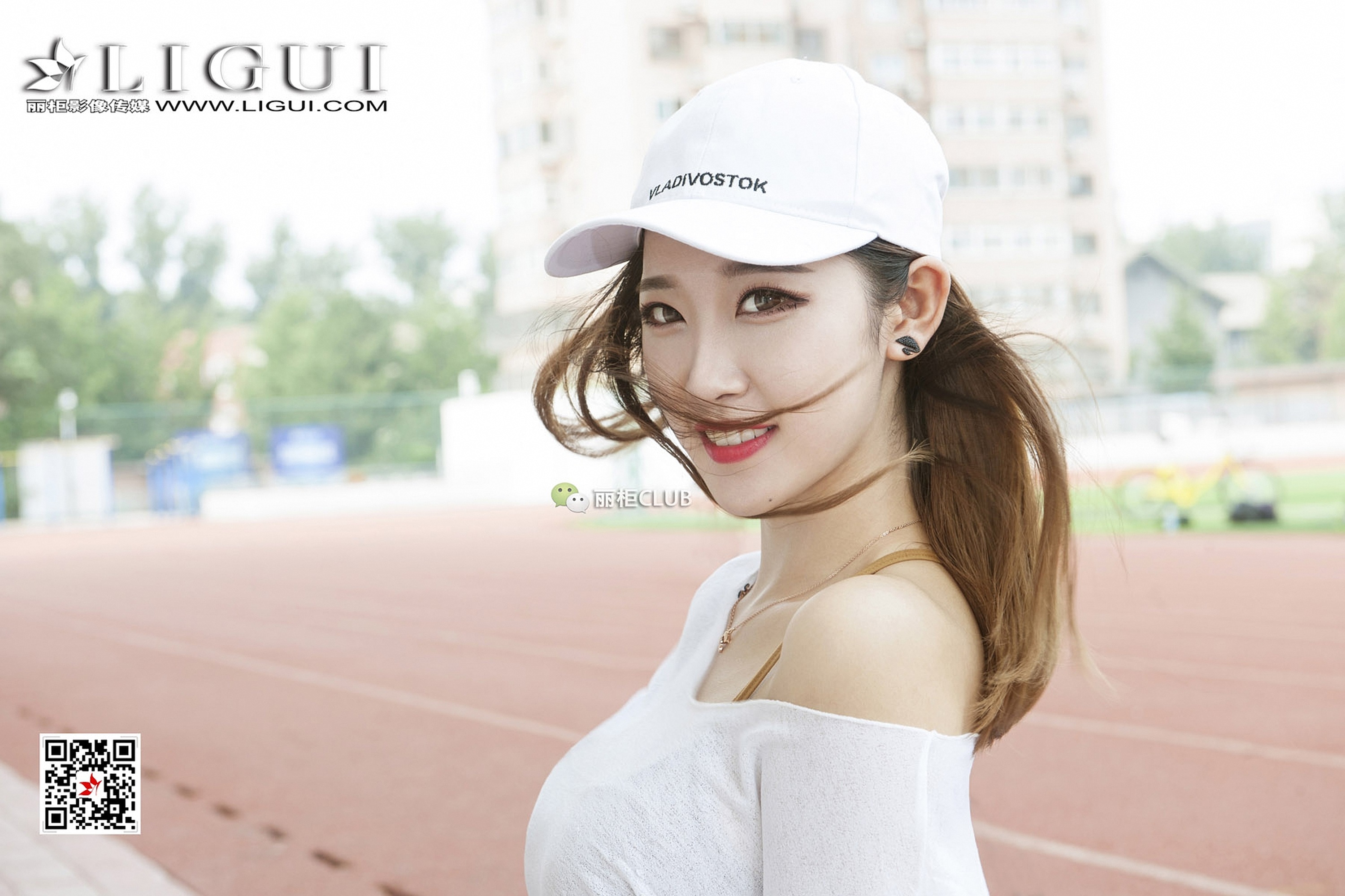 pretty lady dirty feet 45-2