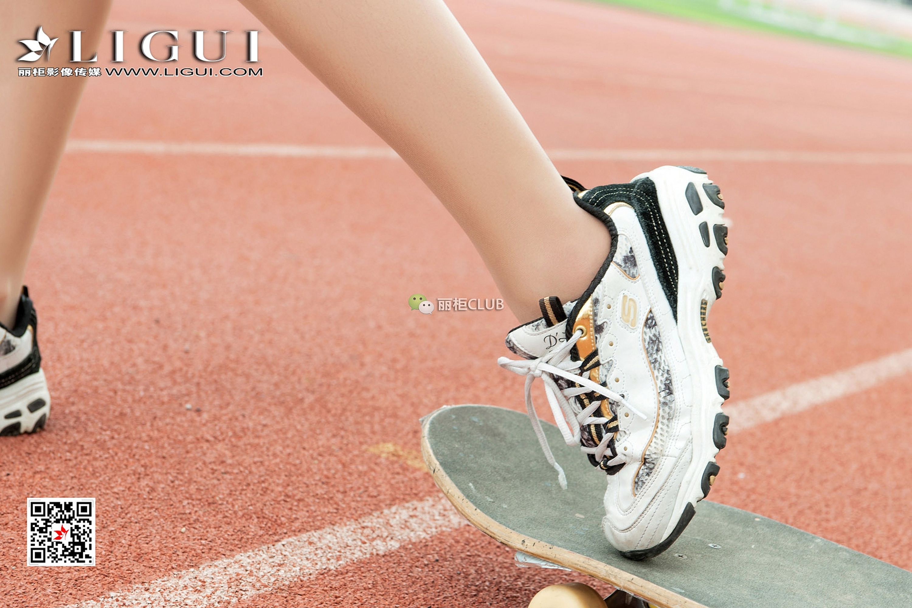 pretty lady dirty feet 45-2