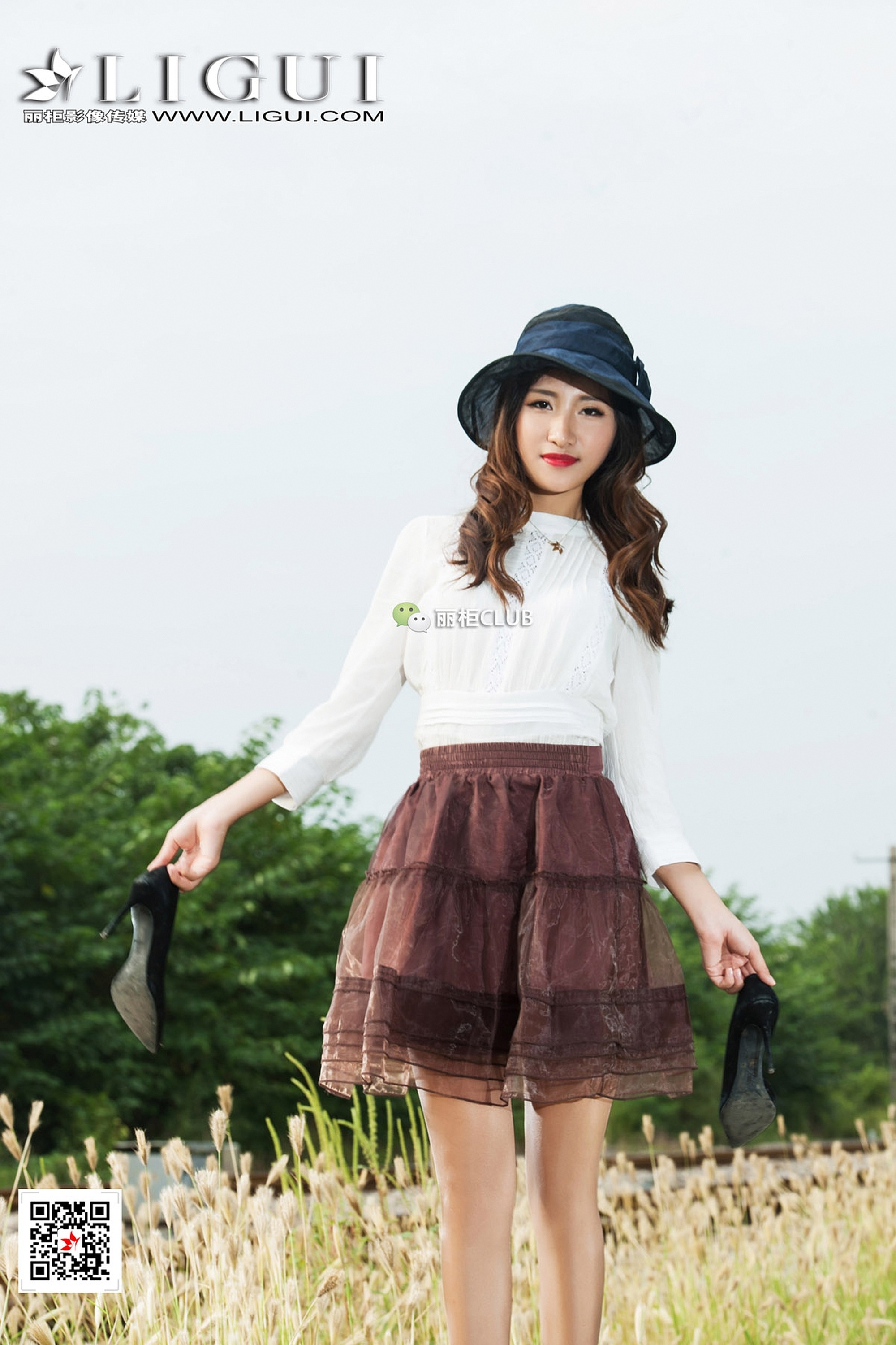 pretty lady dirty feet 48