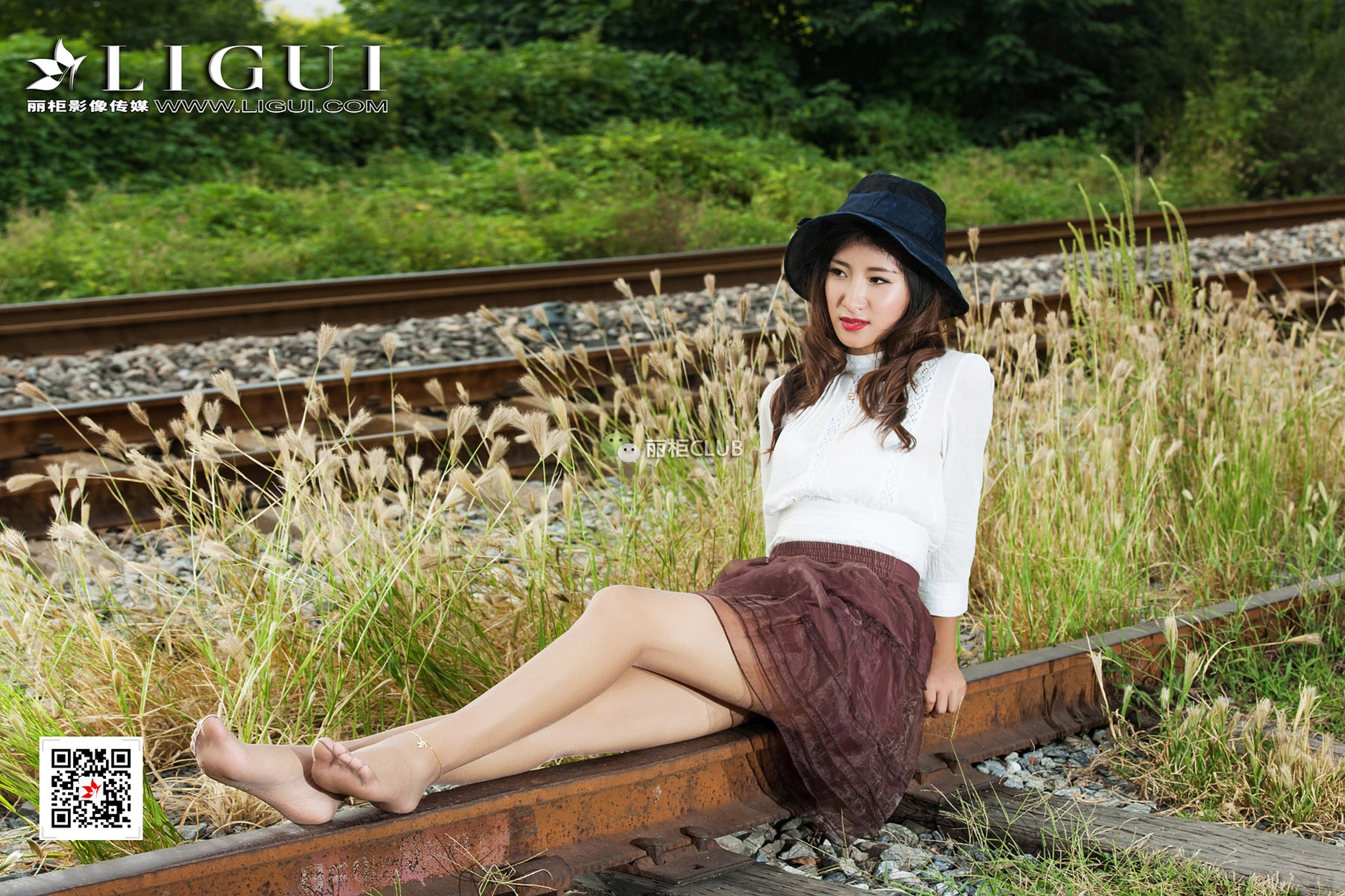 pretty lady dirty feet 48