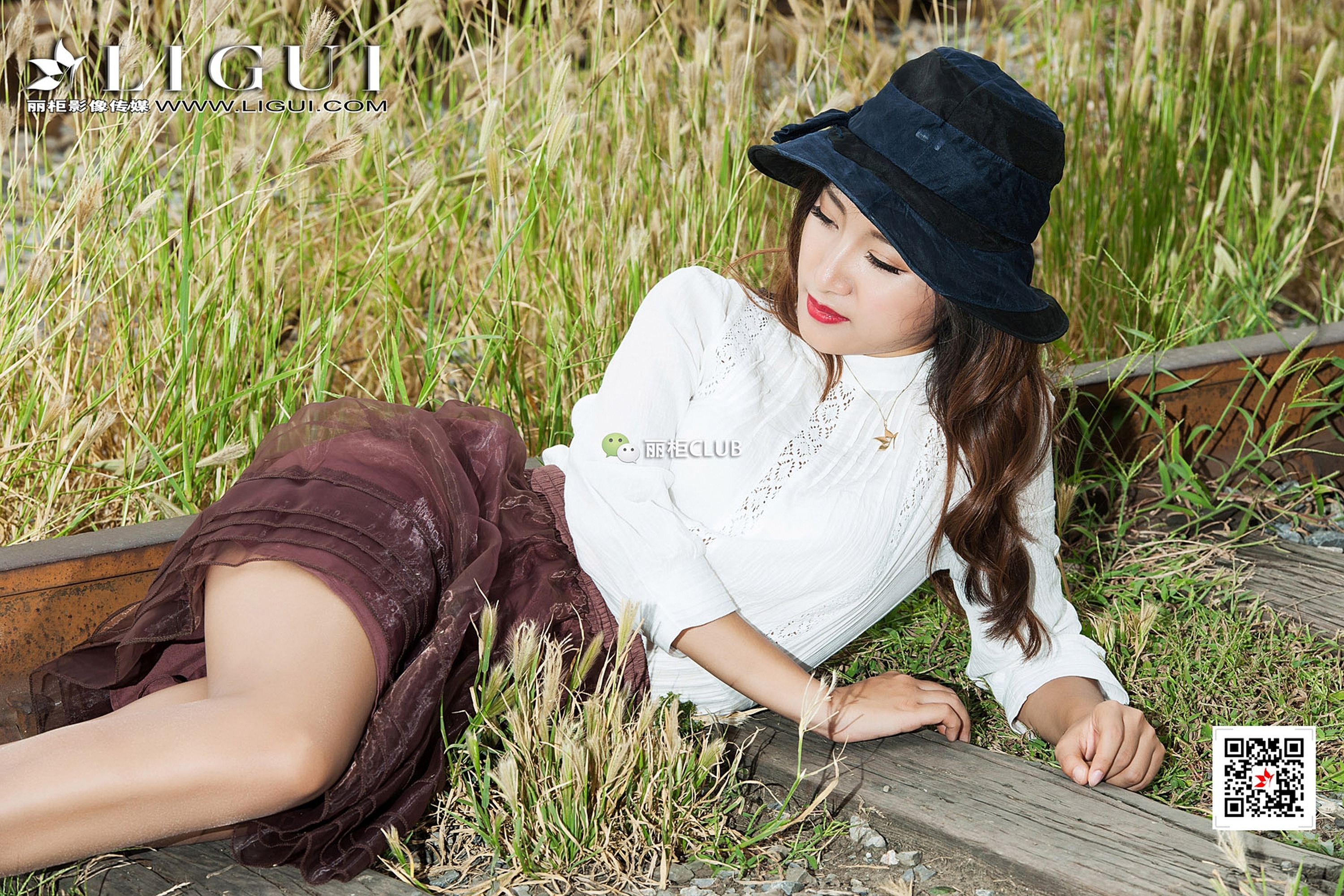 pretty lady dirty feet 48