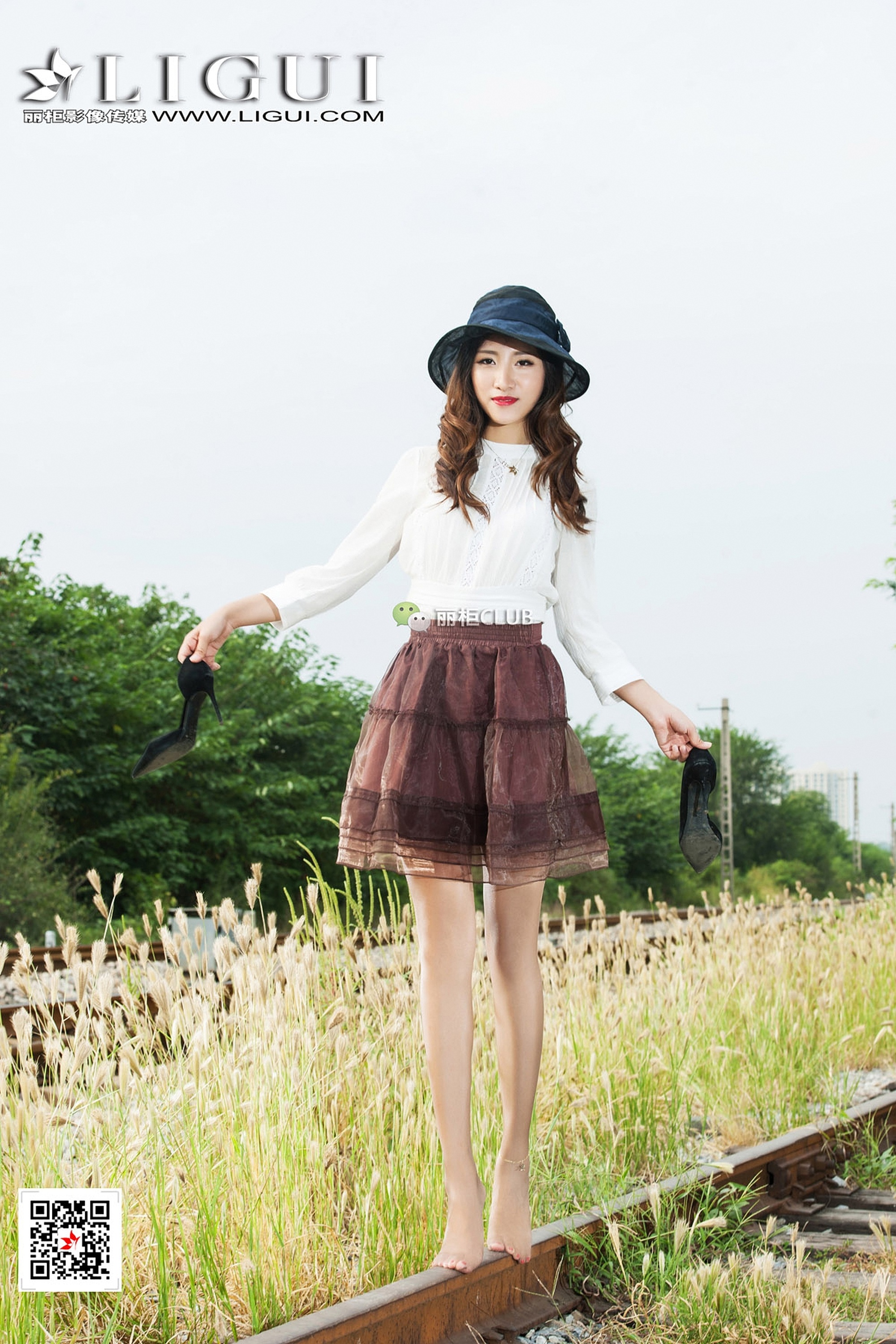 pretty lady dirty feet 48