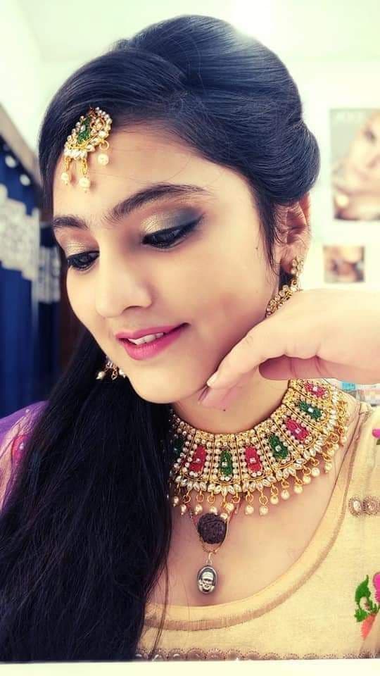 Beautiful horny married girl unseen pics