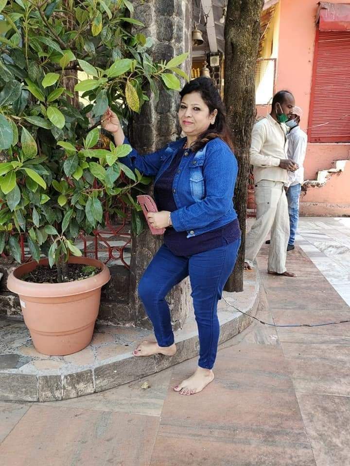 Beautiful horny married girl unseen pics