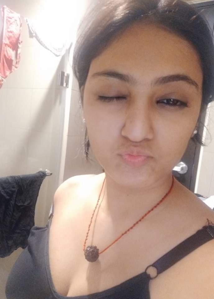 Beautiful horny married girl unseen pics