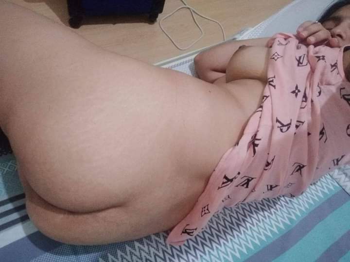 Beautiful horny married girl unseen pics