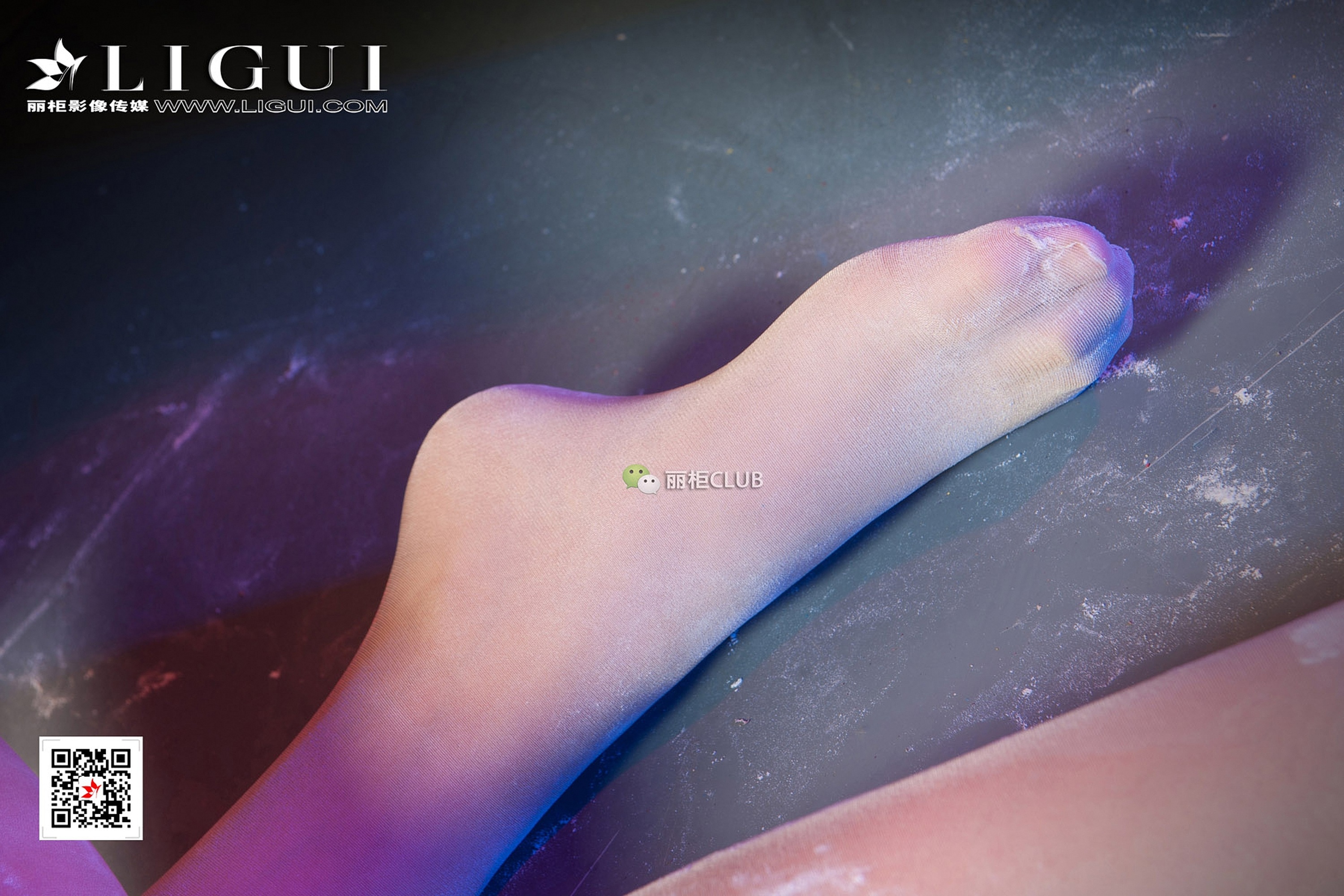 pretty lady dirty feet 49