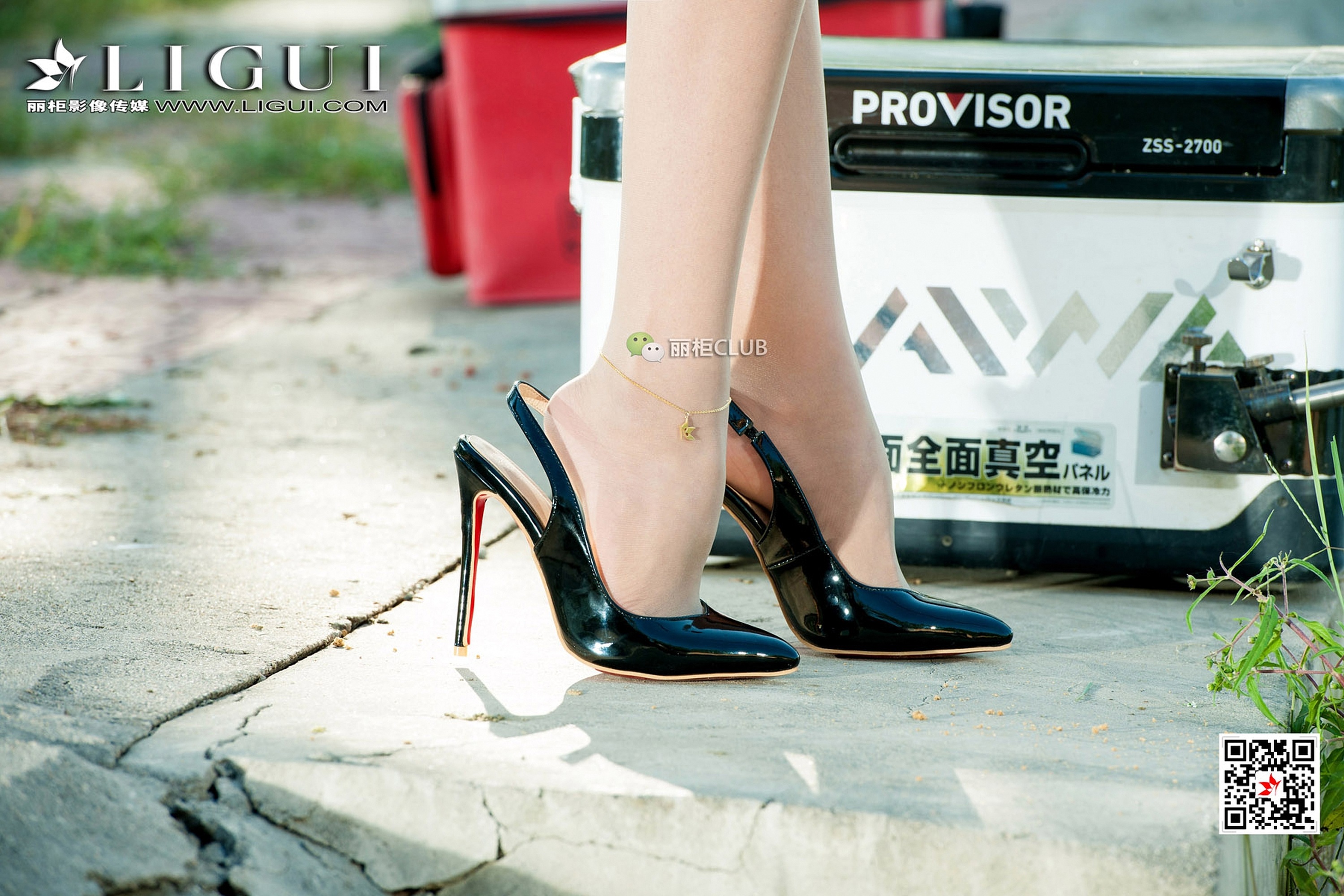 pretty lady dirty feet 52