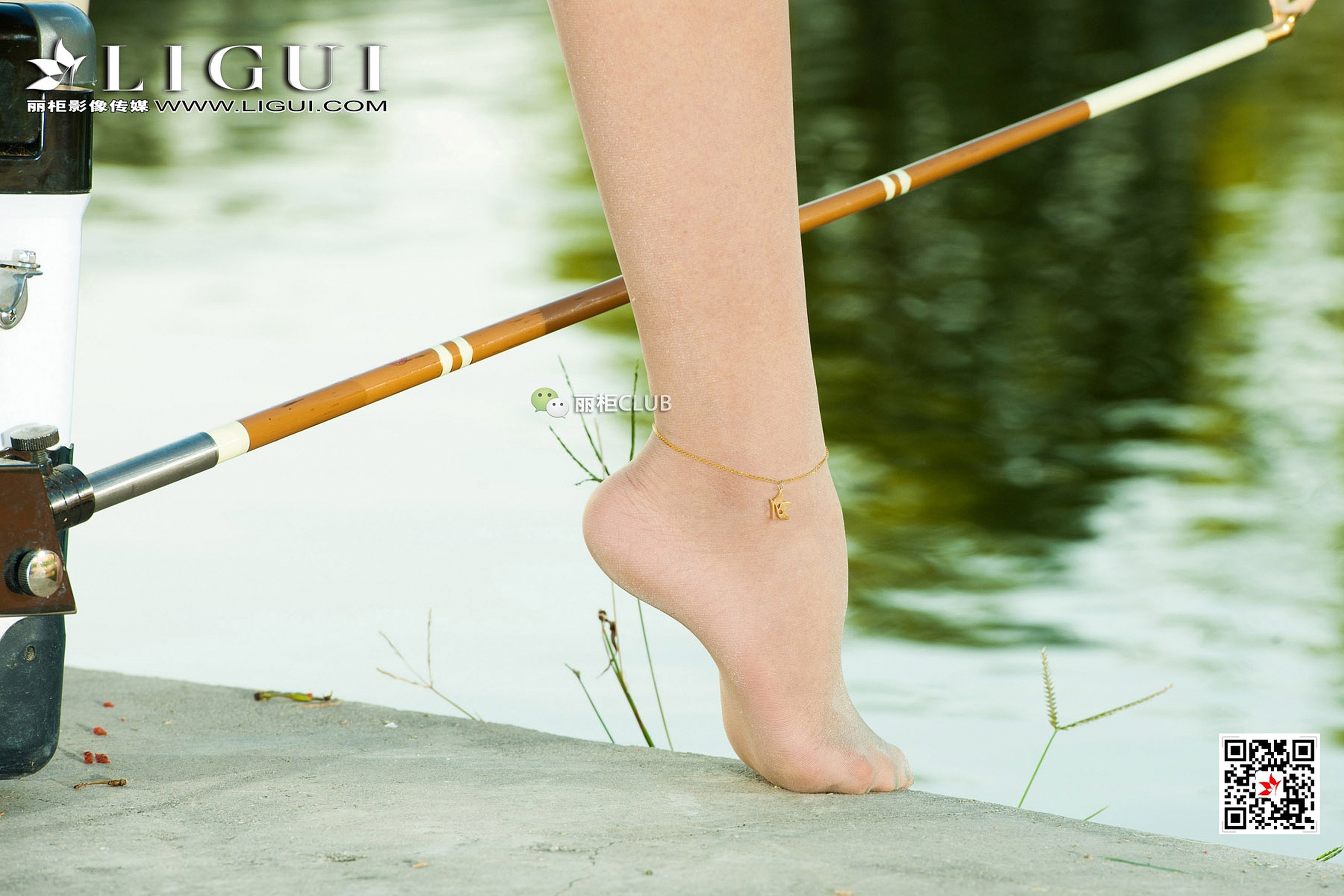 pretty lady dirty feet 52