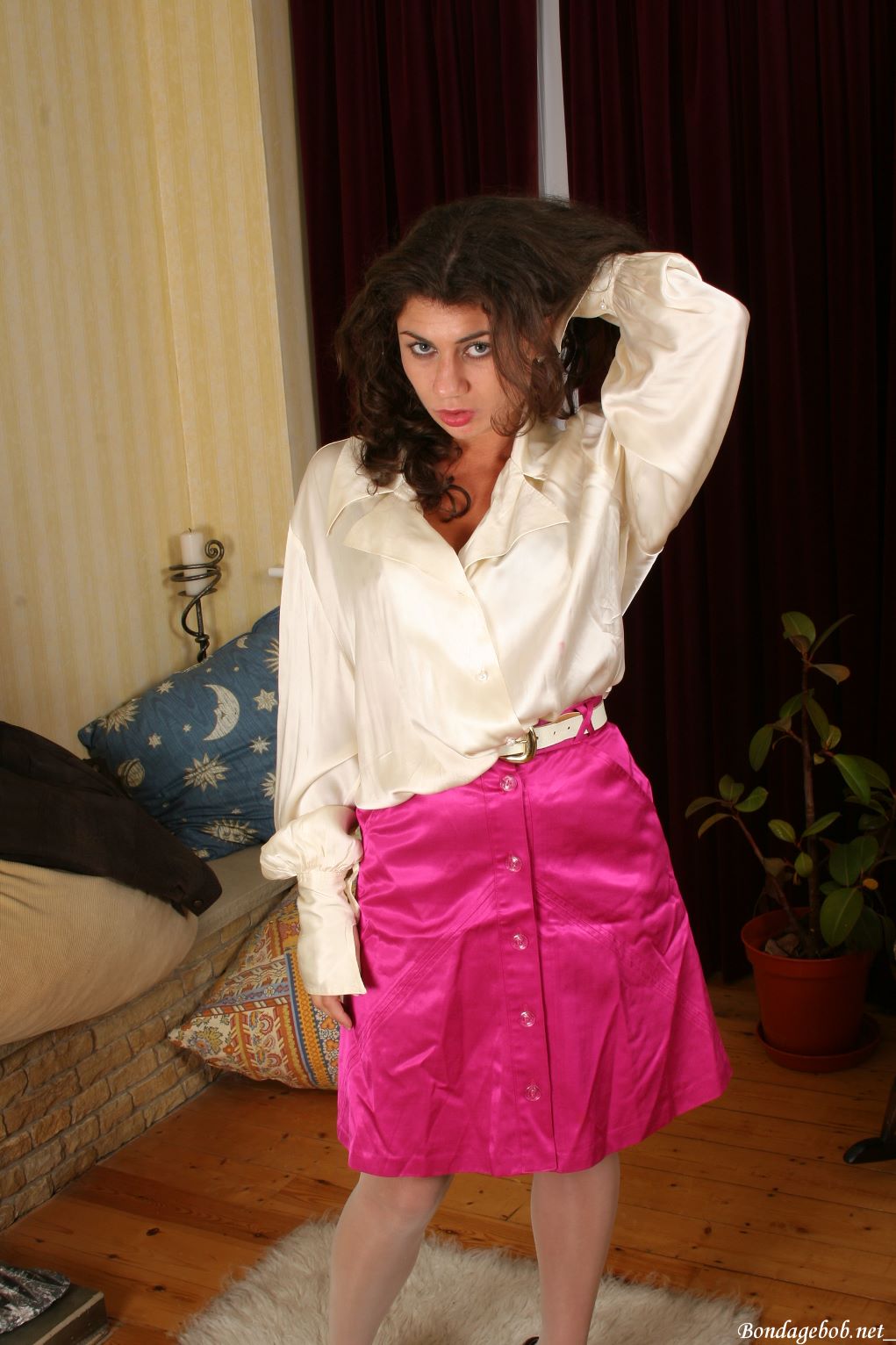 Tied Sexy Beauties 320-1